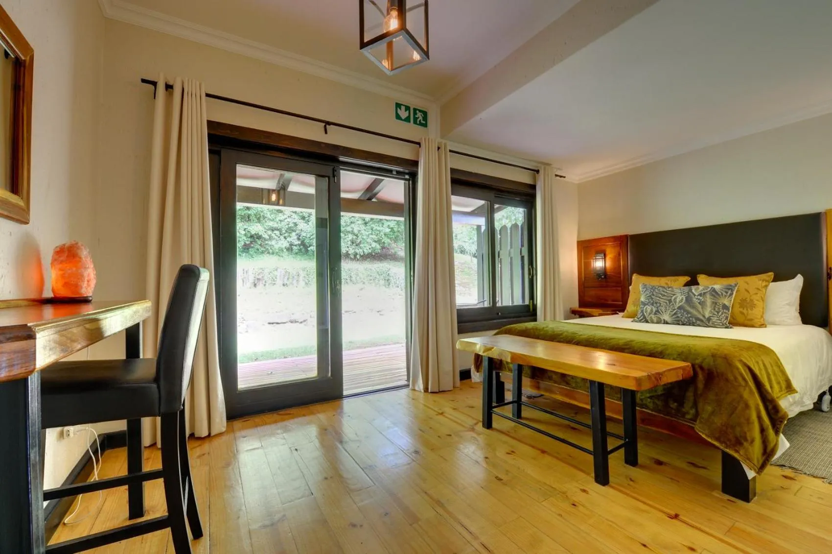 Bed in Malachite Manor