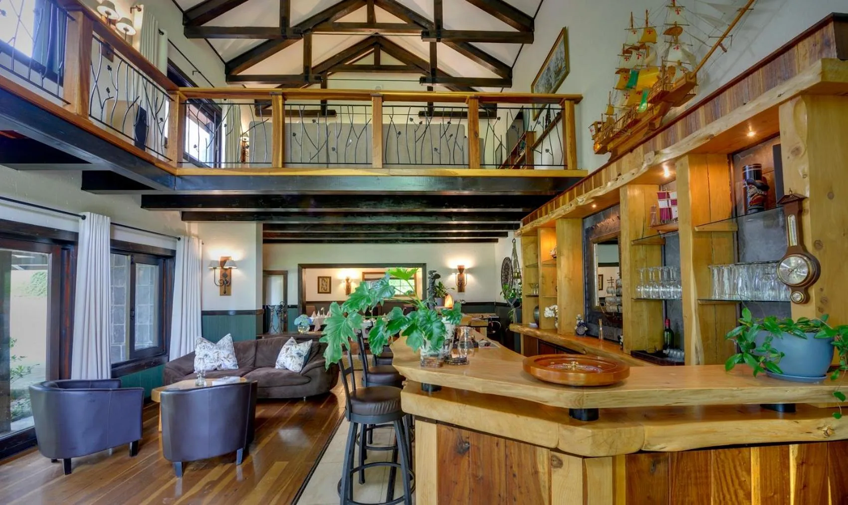 Restaurant/places to eat in Malachite Manor