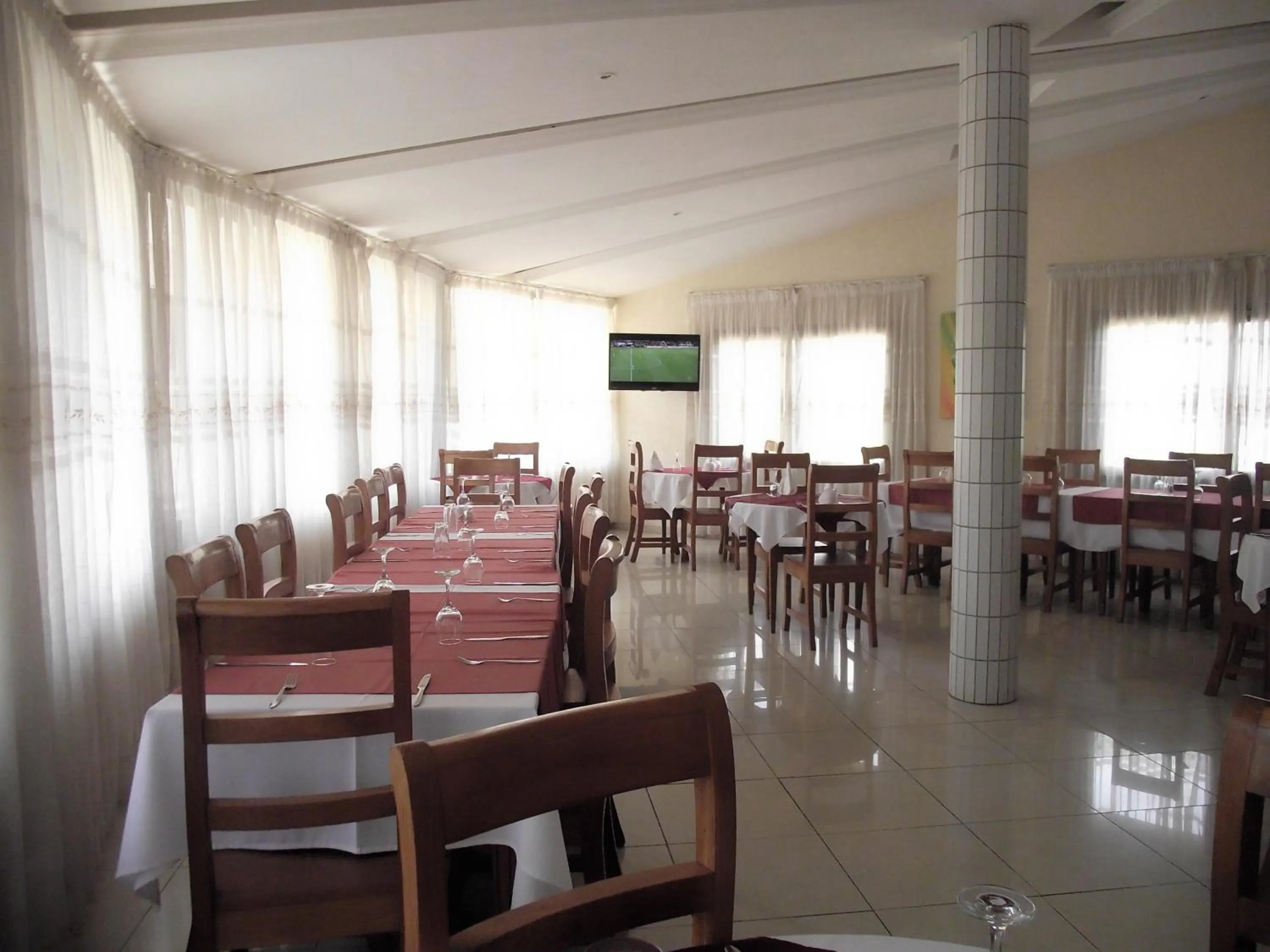 Restaurant/places to eat in Hotel Ghis Palace