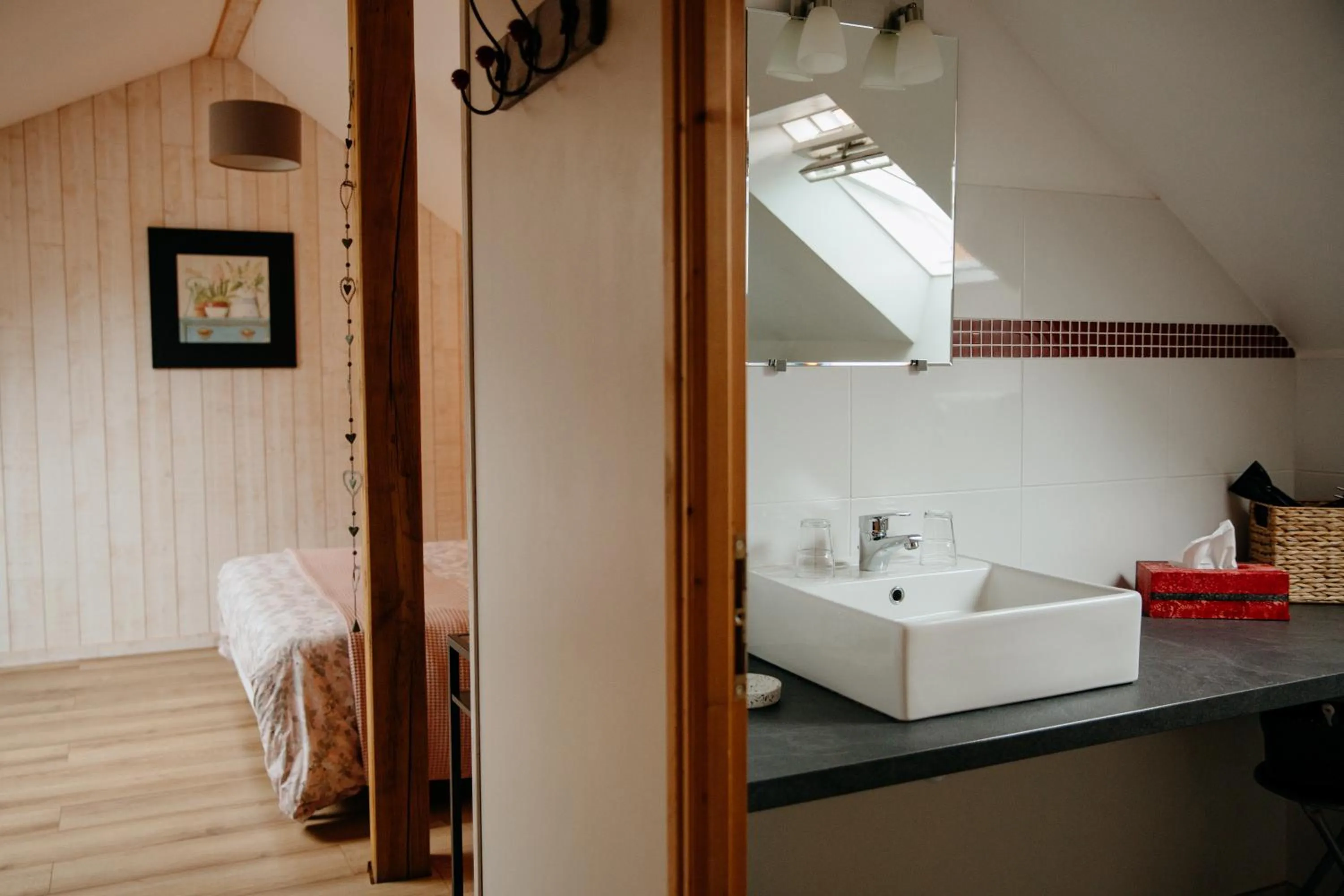 Bathroom, Bed in Le Clos De La Roche