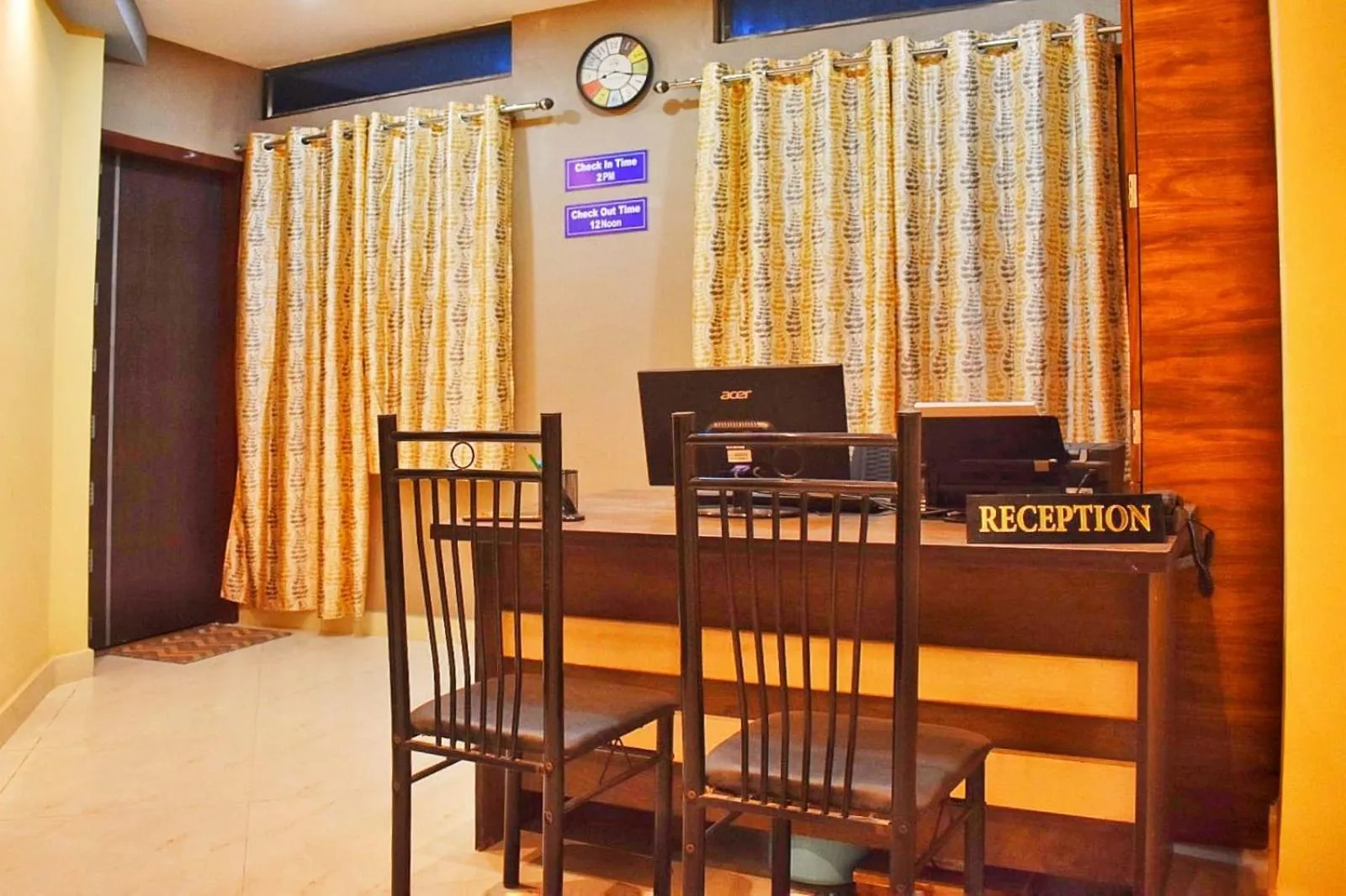 Hotel Jacs Inn