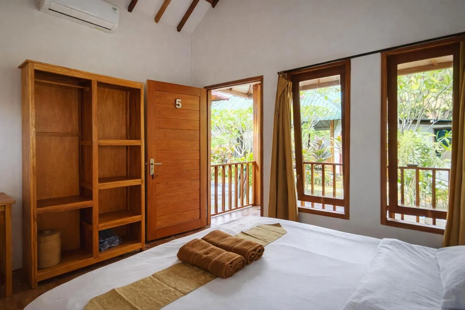 Double Room with Garden View - single occupancy in Cici Bungalows