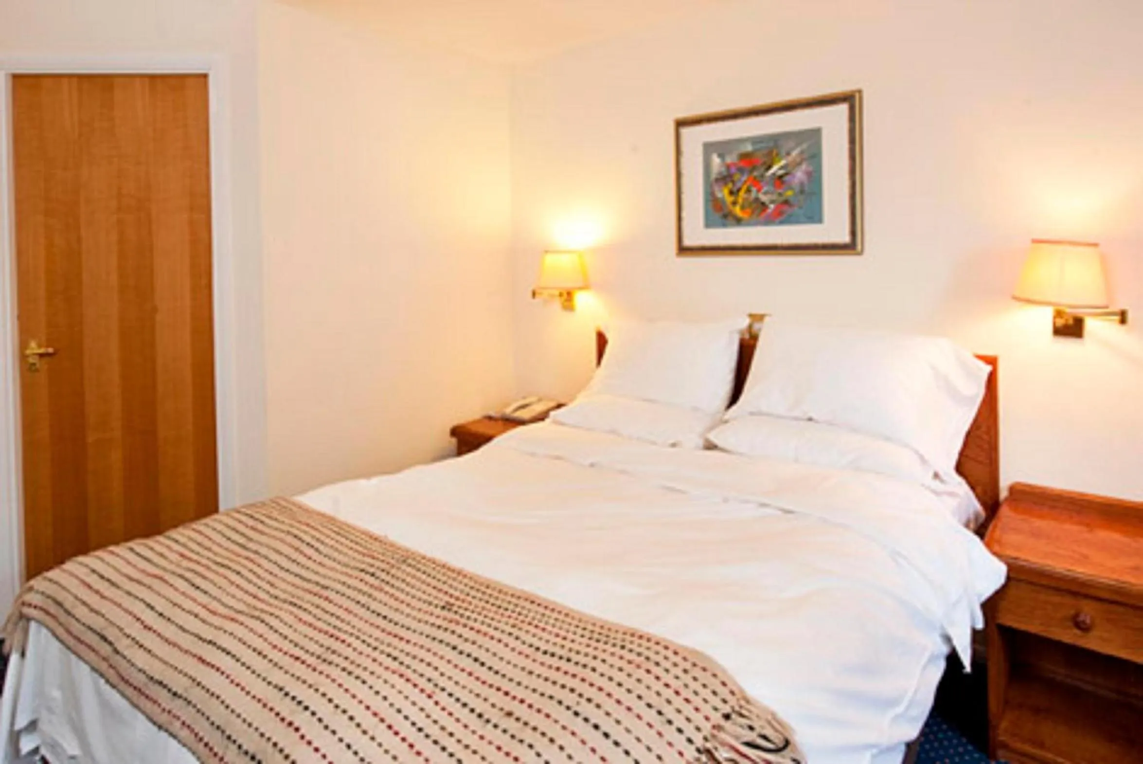 Coffee/tea facilities, Bed in Wee Waif by Greene King Inns