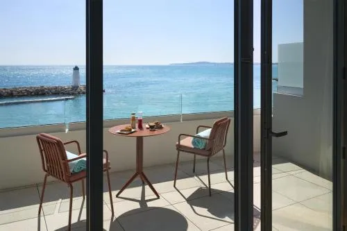 Marina Baie des Anges Hôtel, Curio Collection By Hilton