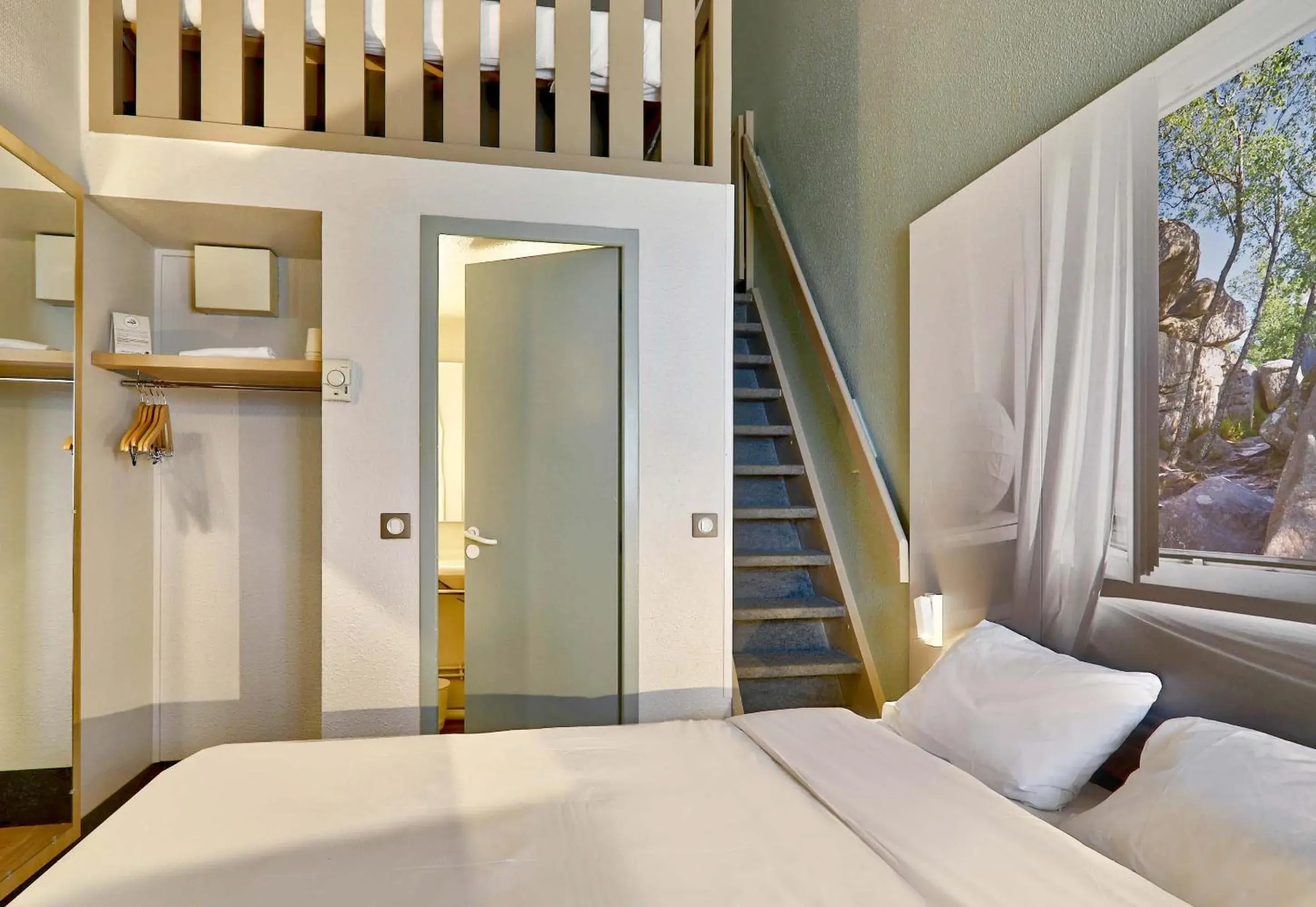 Quadruple Room in B&B HOTEL Clermont-Ferrand Le Brézet Aéroport Quadruple Room in B&B HOTEL Clermont-Ferrand Le Brézet Aéroport