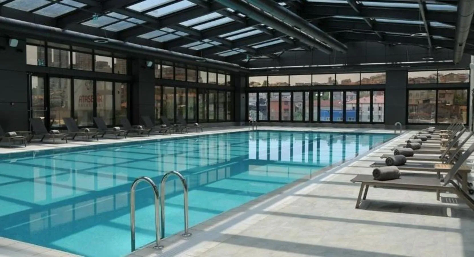 Pool view in Sheraton Grand Istanbul Atasehir