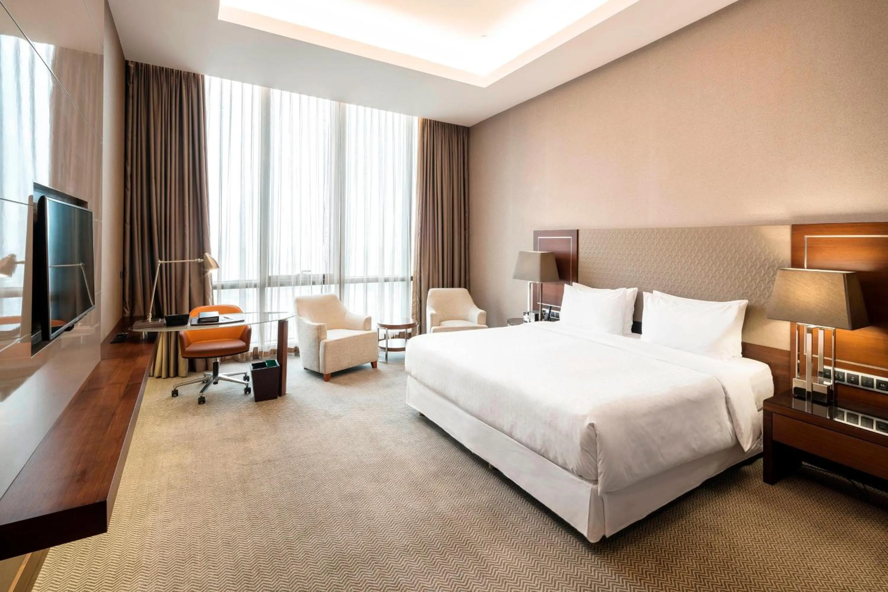 Photo of the whole room, Bed in Sheraton Grand Istanbul Atasehir