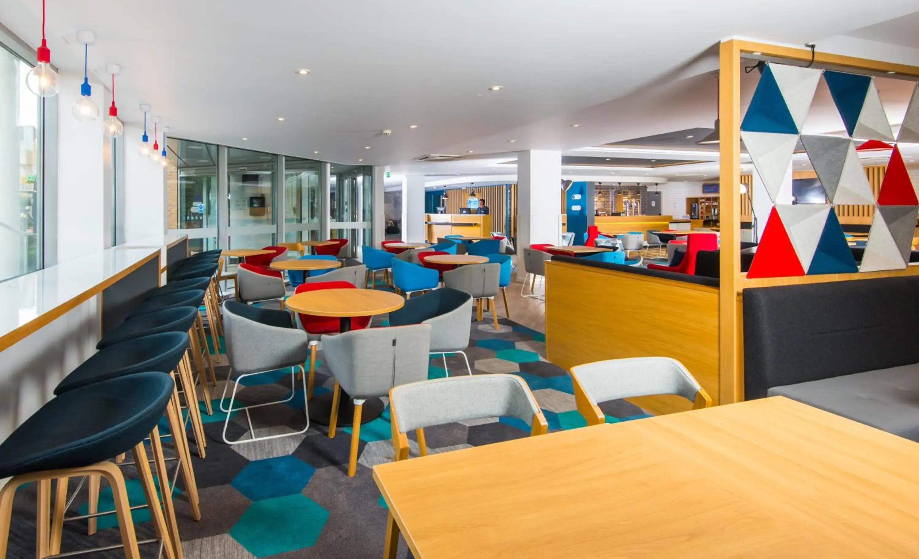 Property building in Holiday Inn Express London-Hammersmith by IHG Property building in Holiday Inn Express London-Hammersmith by IHG