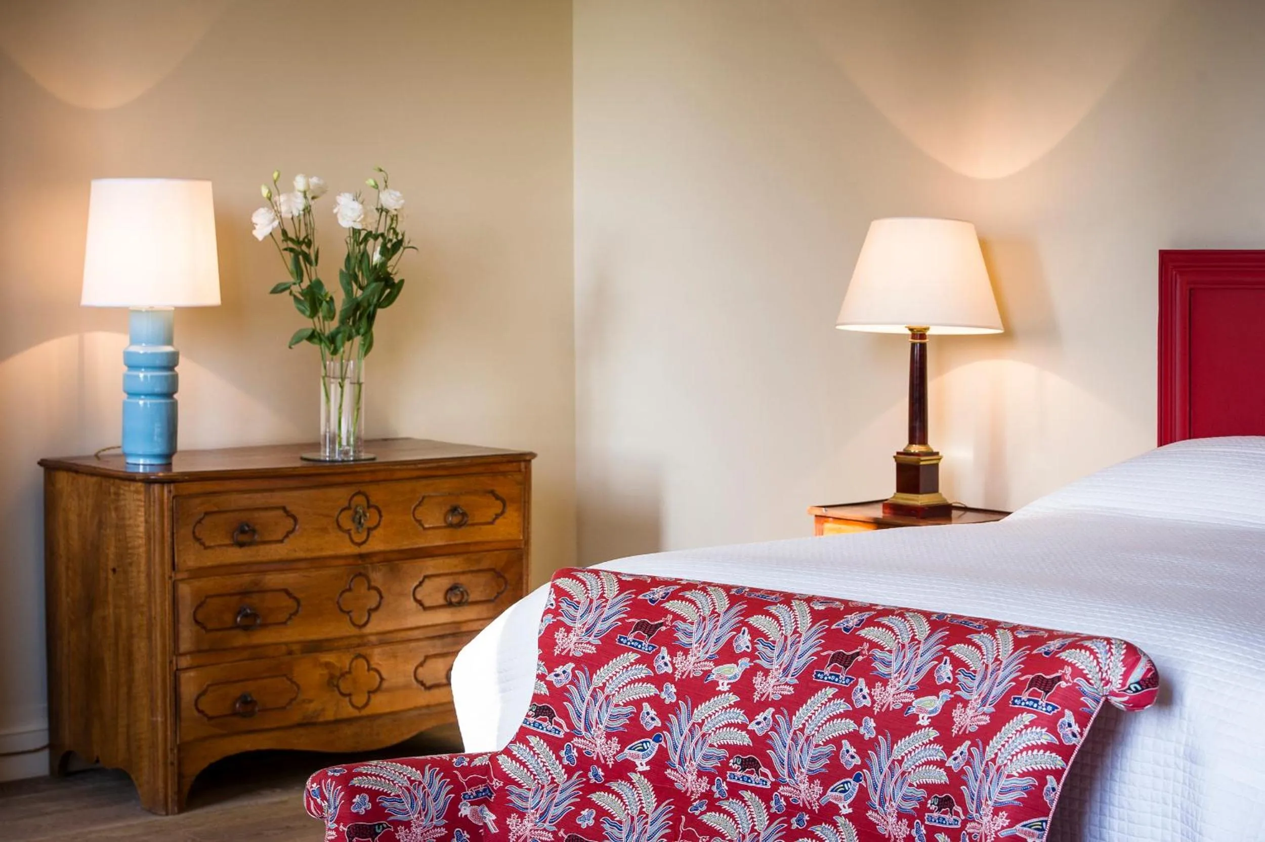 Decorative detail, Bed in Château Le Pape B&B