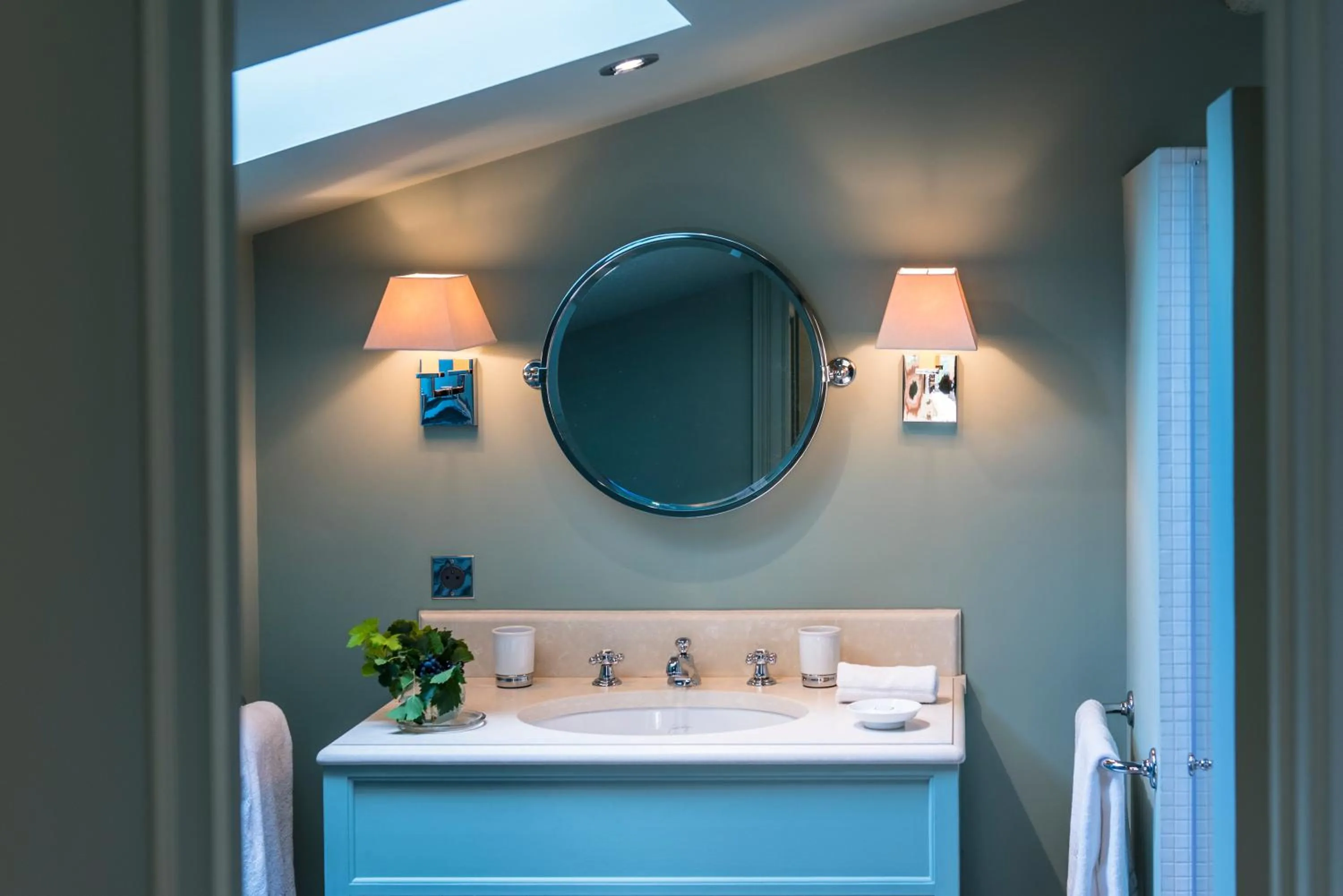 Shower, Bathroom in Château Le Pape B&B