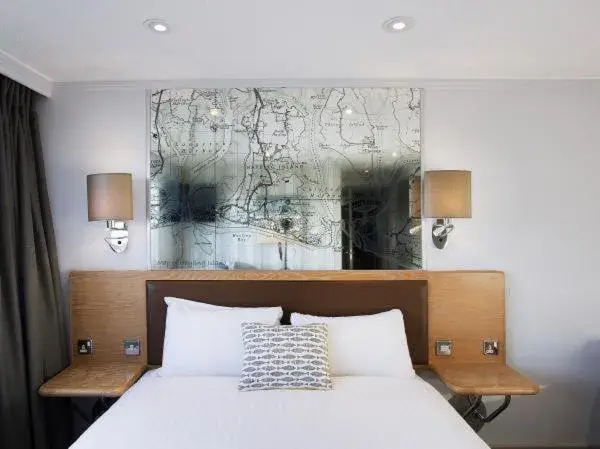 Bedroom, Bed in Langstone Quays Resort, Portsmouth Bedroom, Bed in Langstone Quays Resort, Portsmouth
