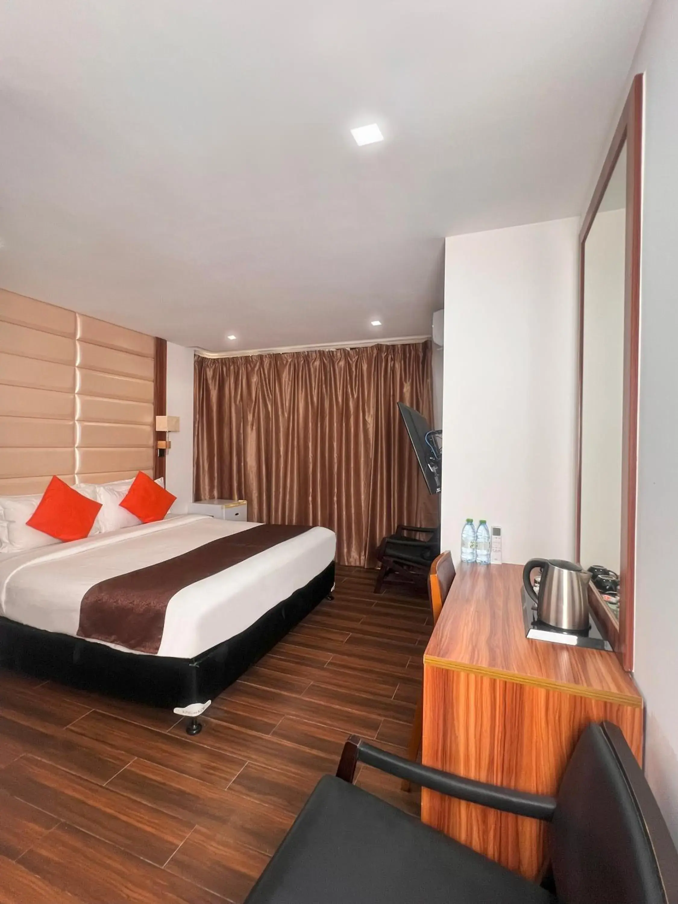 Bedroom, Bed in Dreams Grand Bedroom, Bed in Dreams Grand