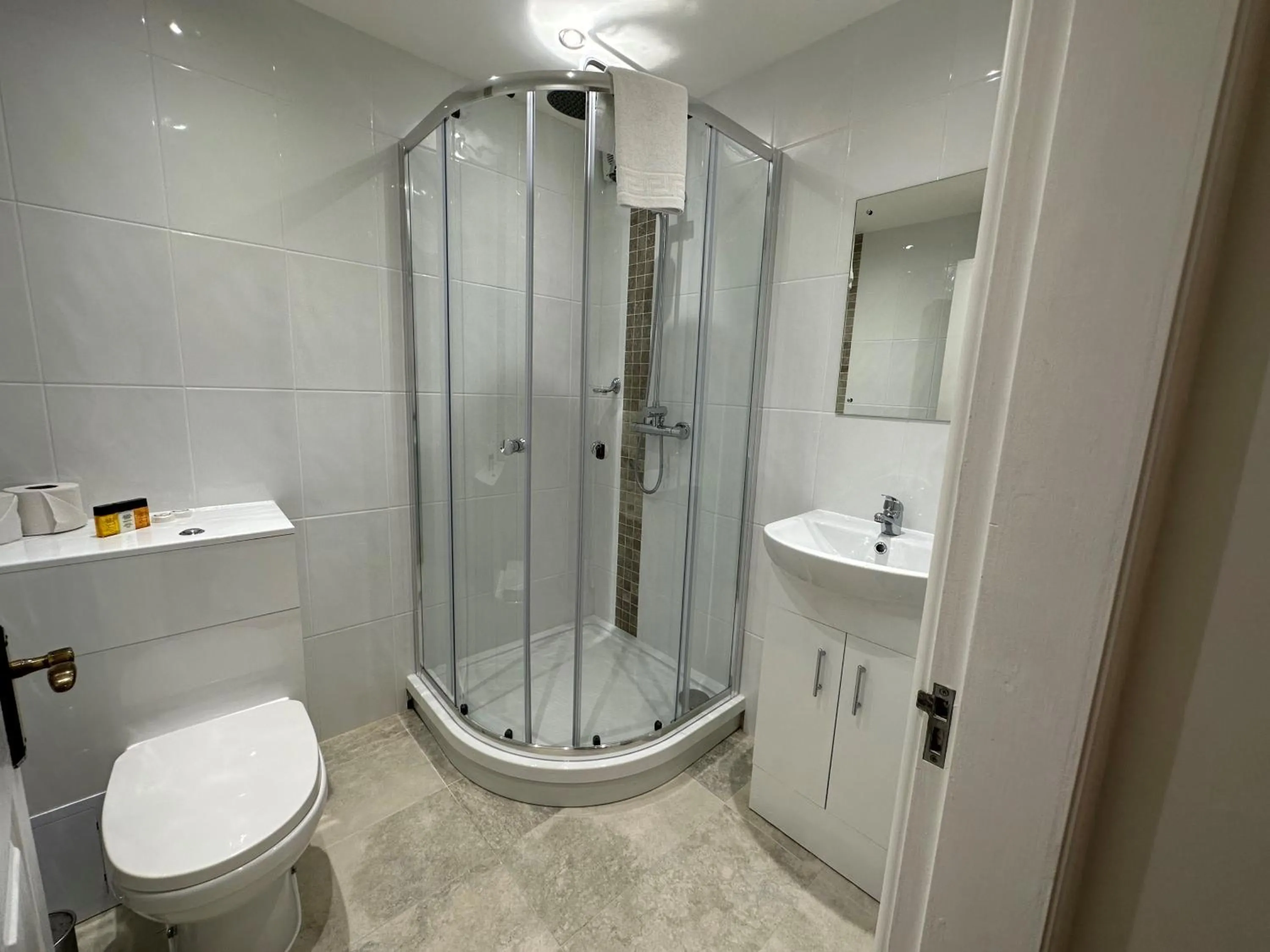 Bathroom in Le Friquet Hotel