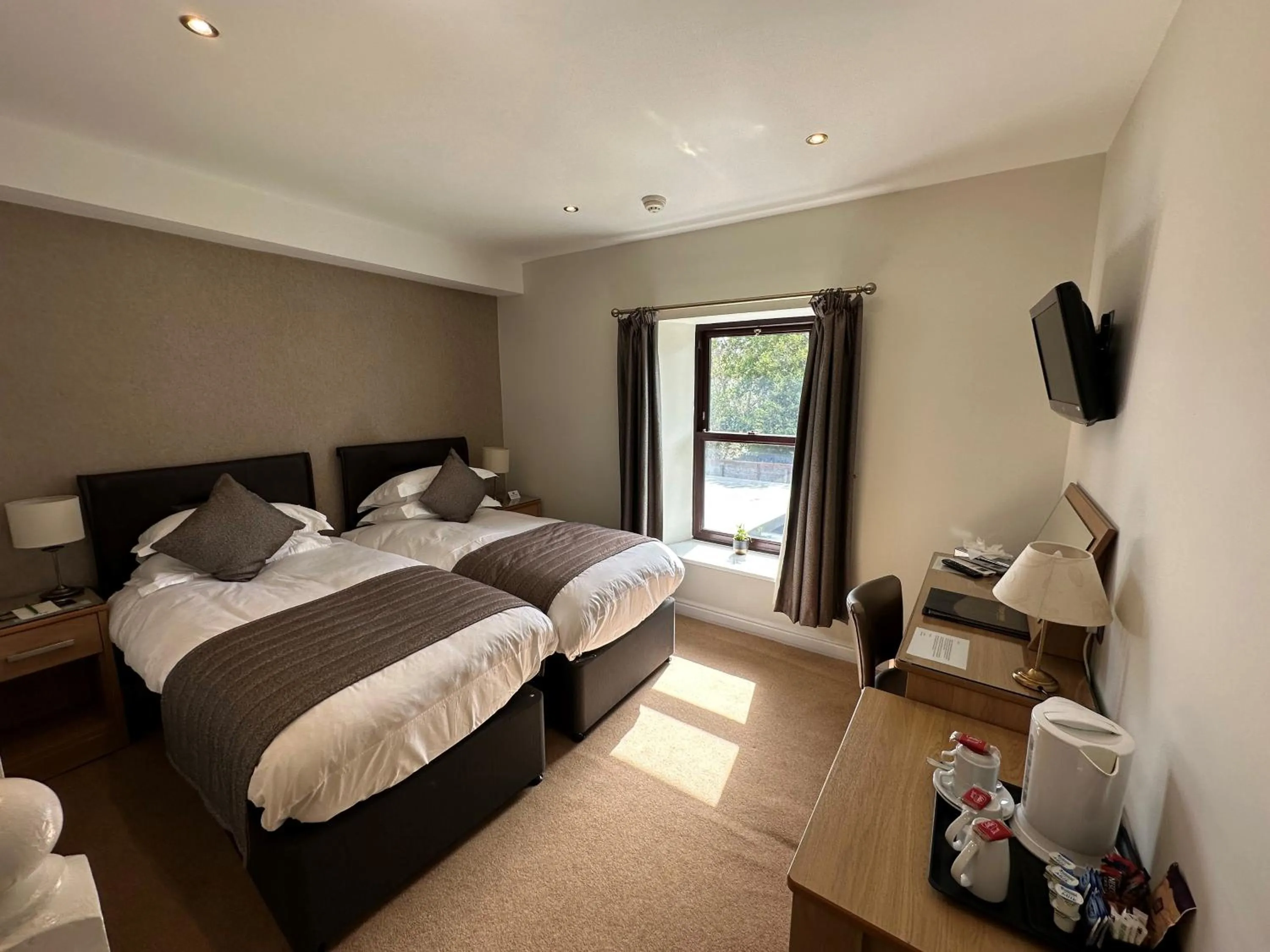 Bedroom, Bed in Le Friquet Hotel