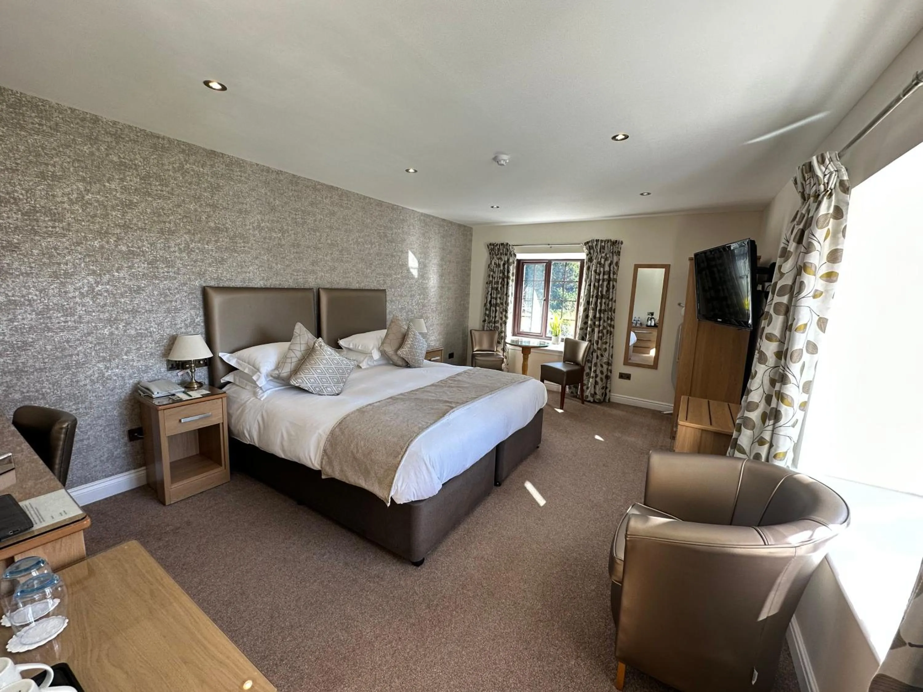 Bedroom, Bed in Le Friquet Hotel