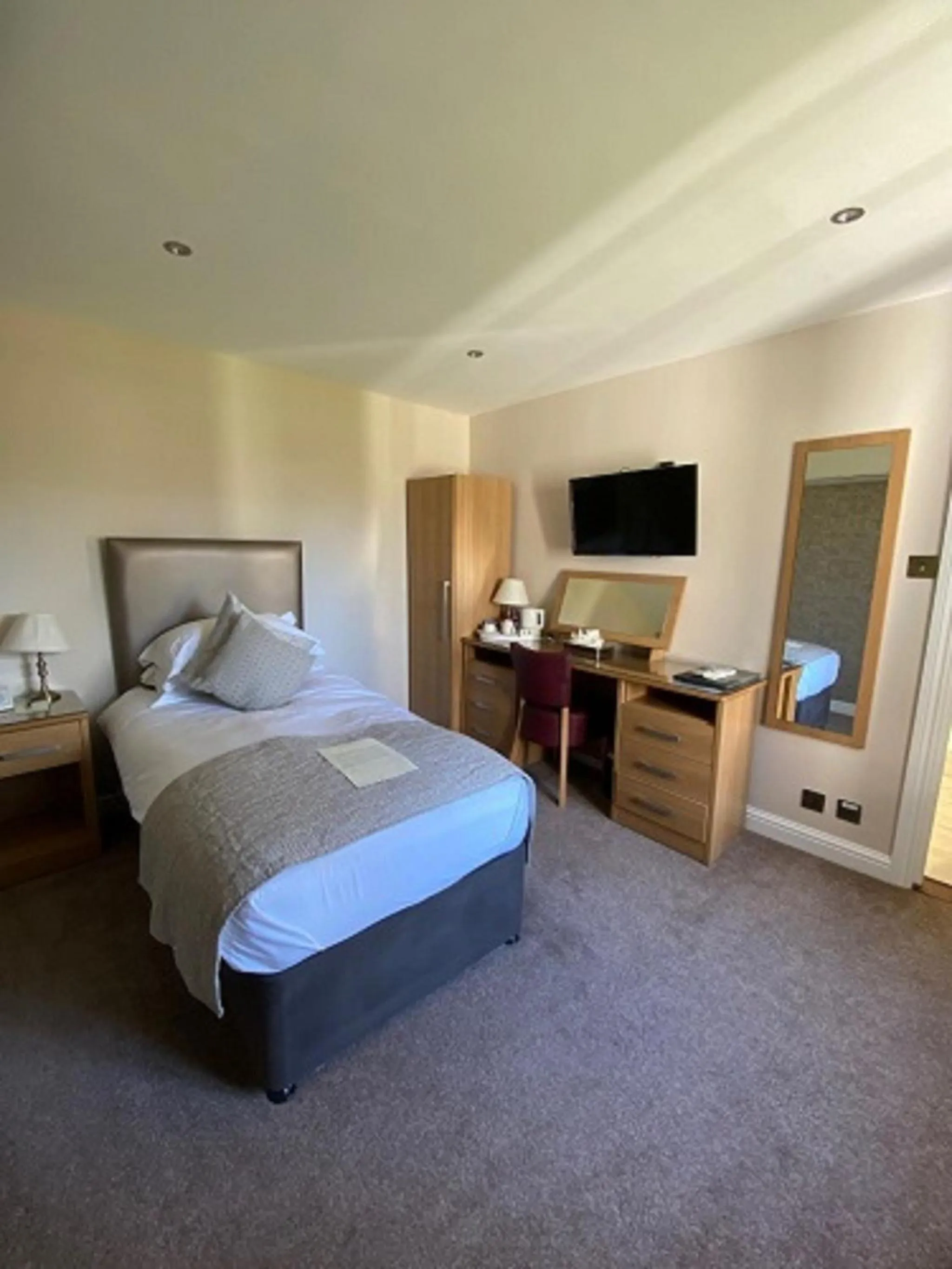 Bedroom, Bed in Le Friquet Hotel