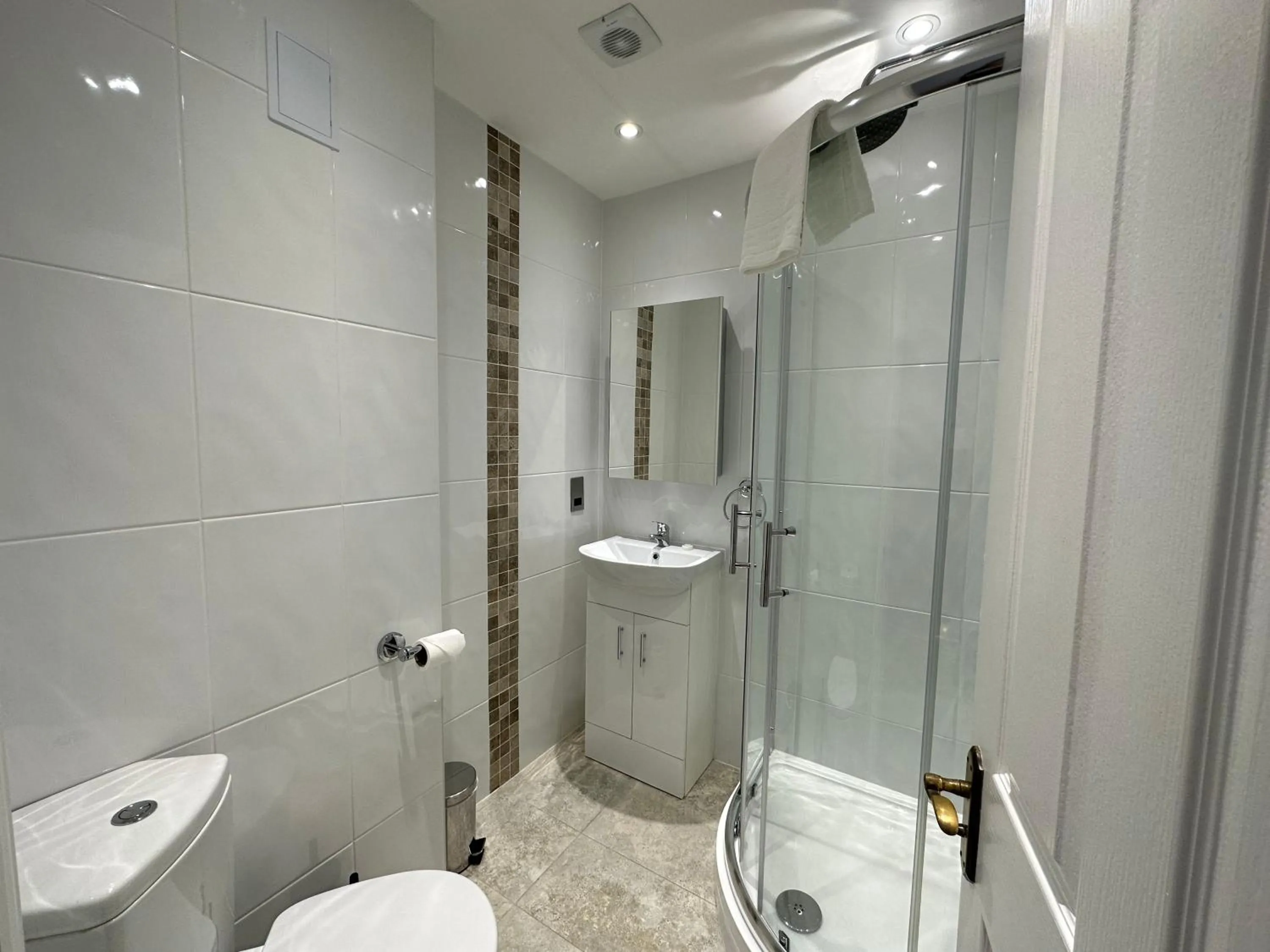 Bathroom in Le Friquet Hotel