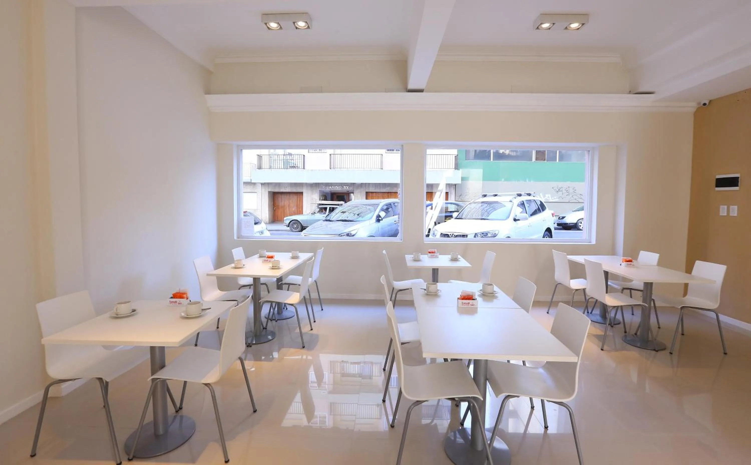 Communal lounge/ TV room in Hotel Acqua