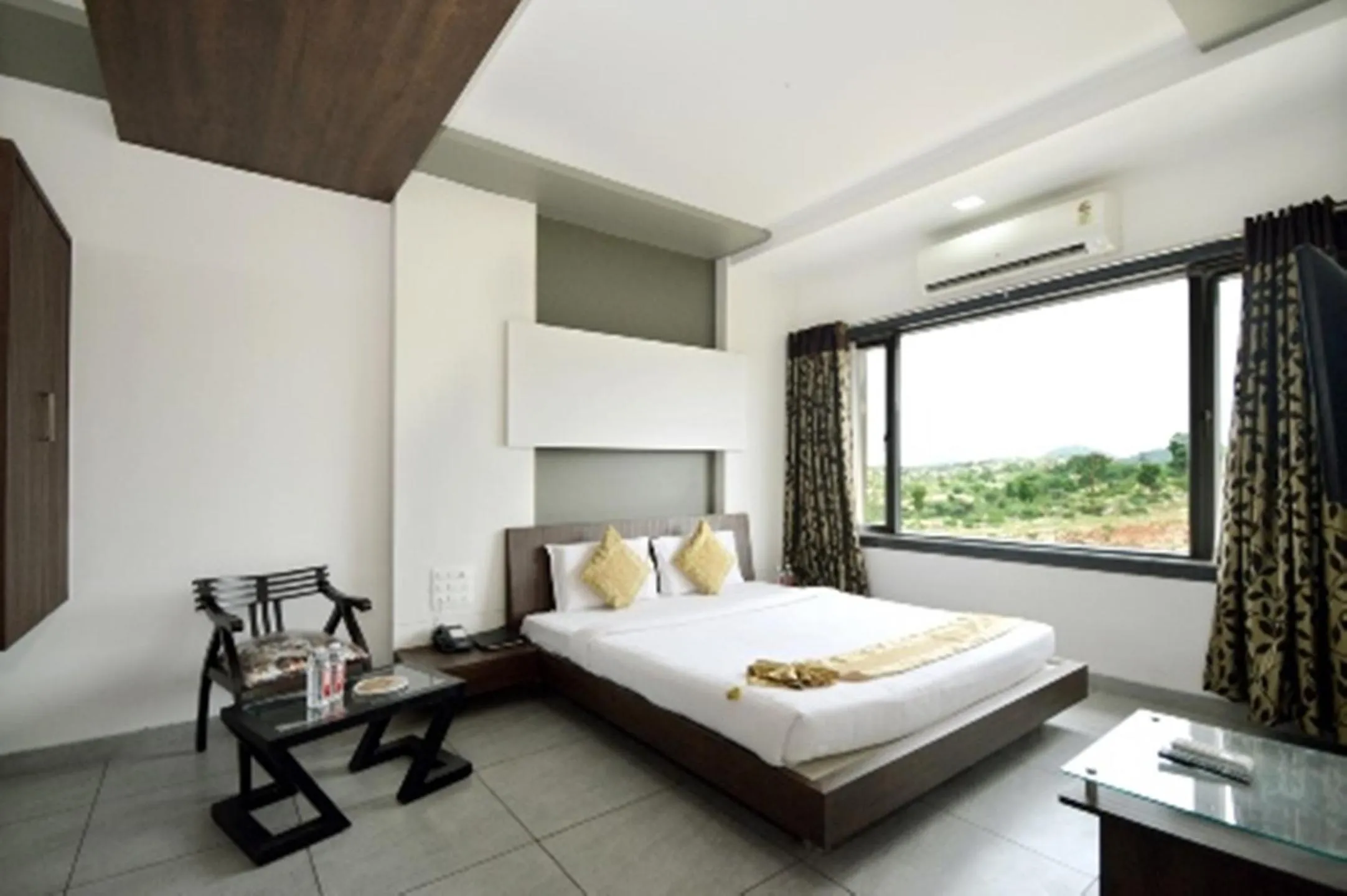 Bed in Shripriya-Nathdwara