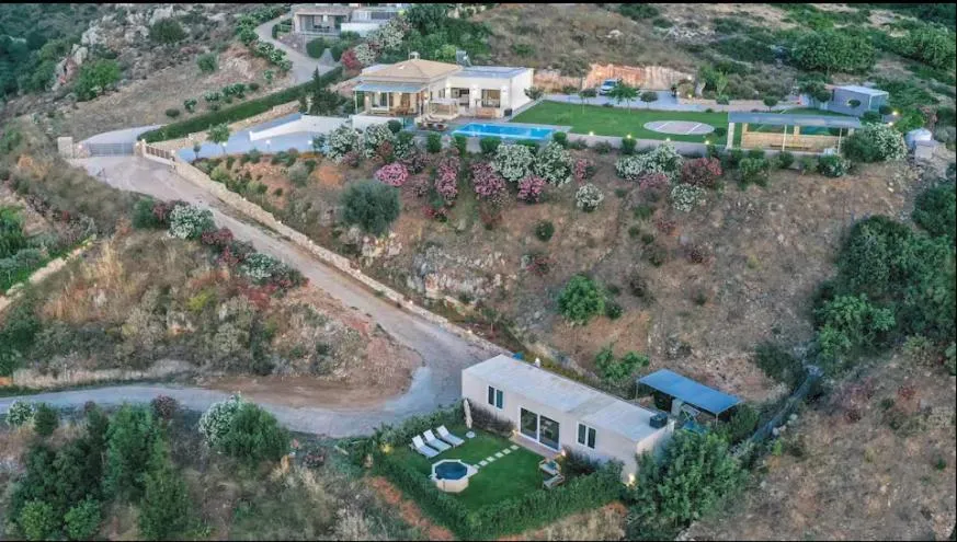 Villa Kedria and Kedria lounge