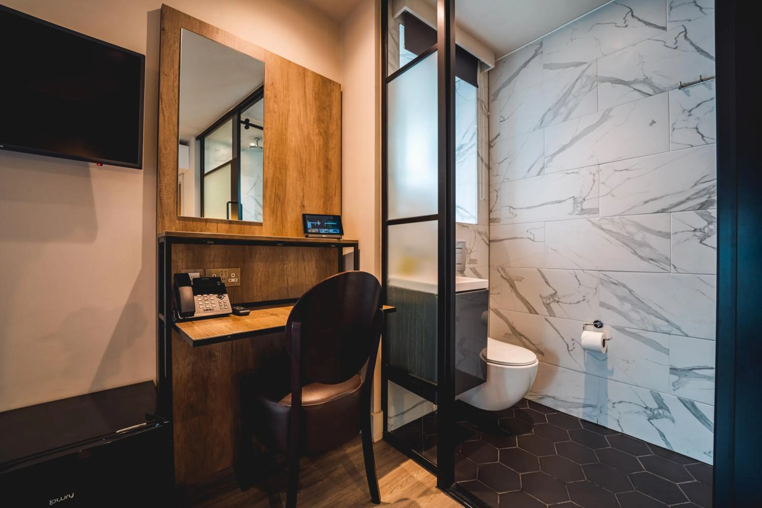 Bathroom in Euston Square Hotel