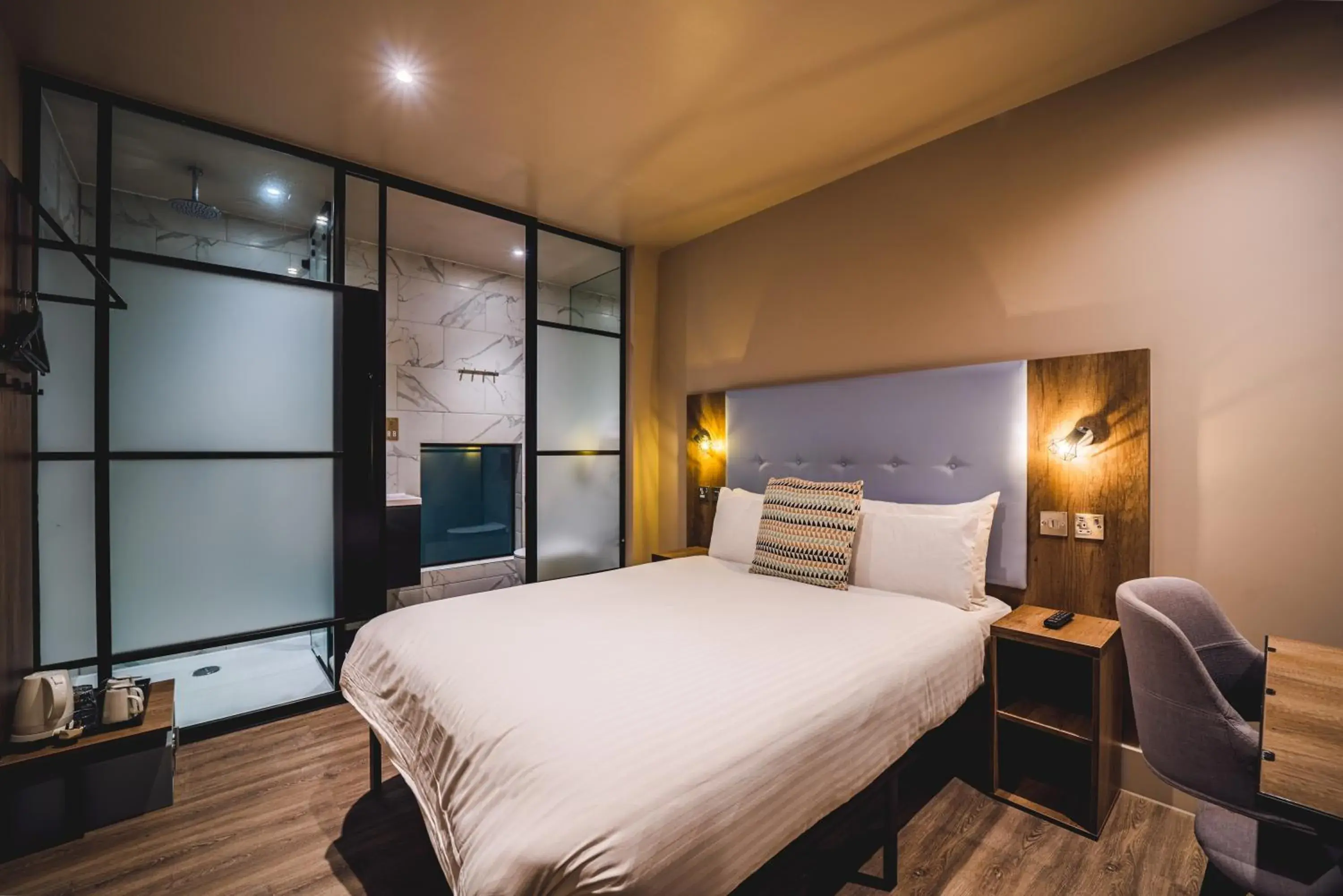 Double Room without Window in Euston Square Hotel Double Room without Window in Euston Square Hotel