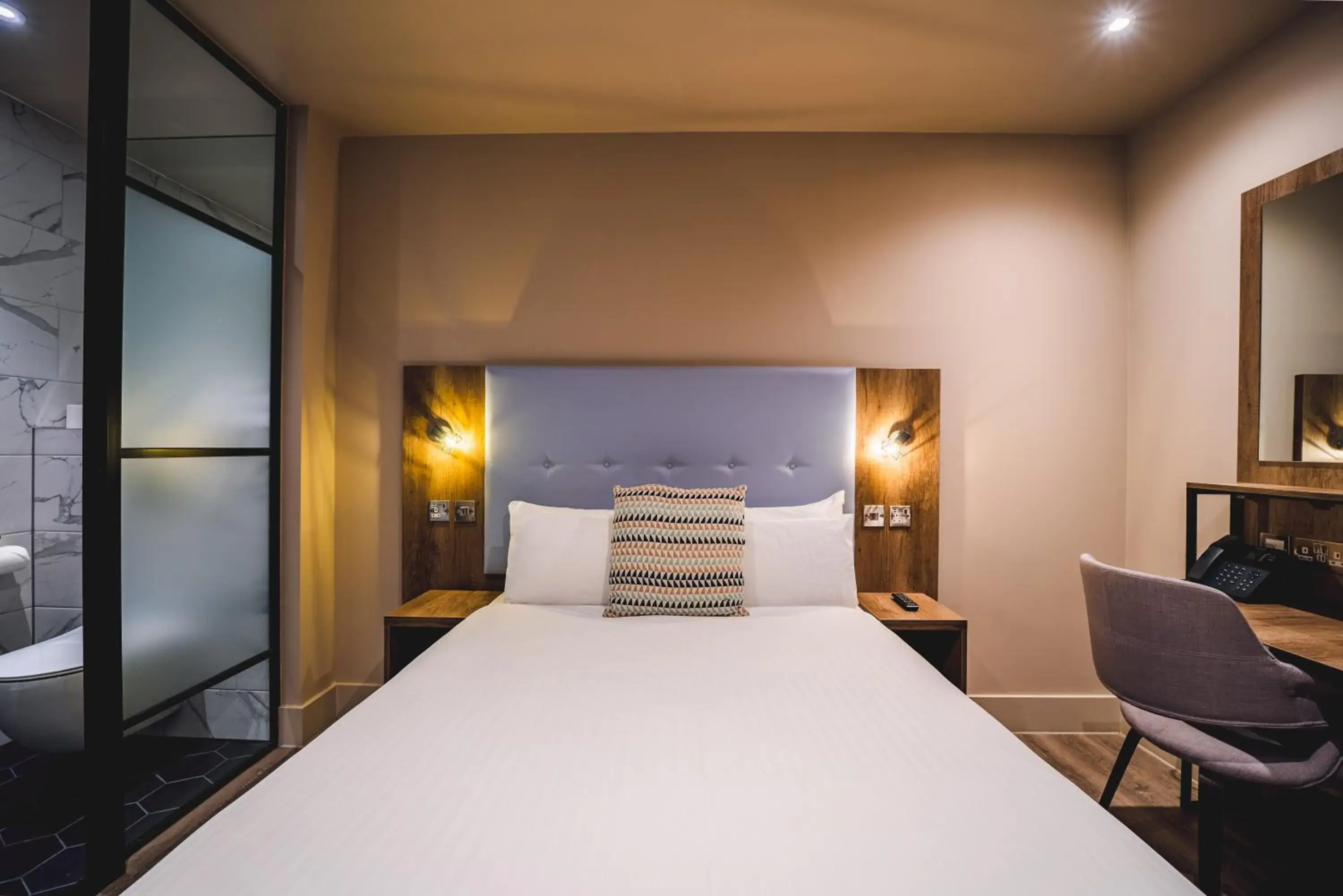 Bed in Euston Square Hotel Bed in Euston Square Hotel