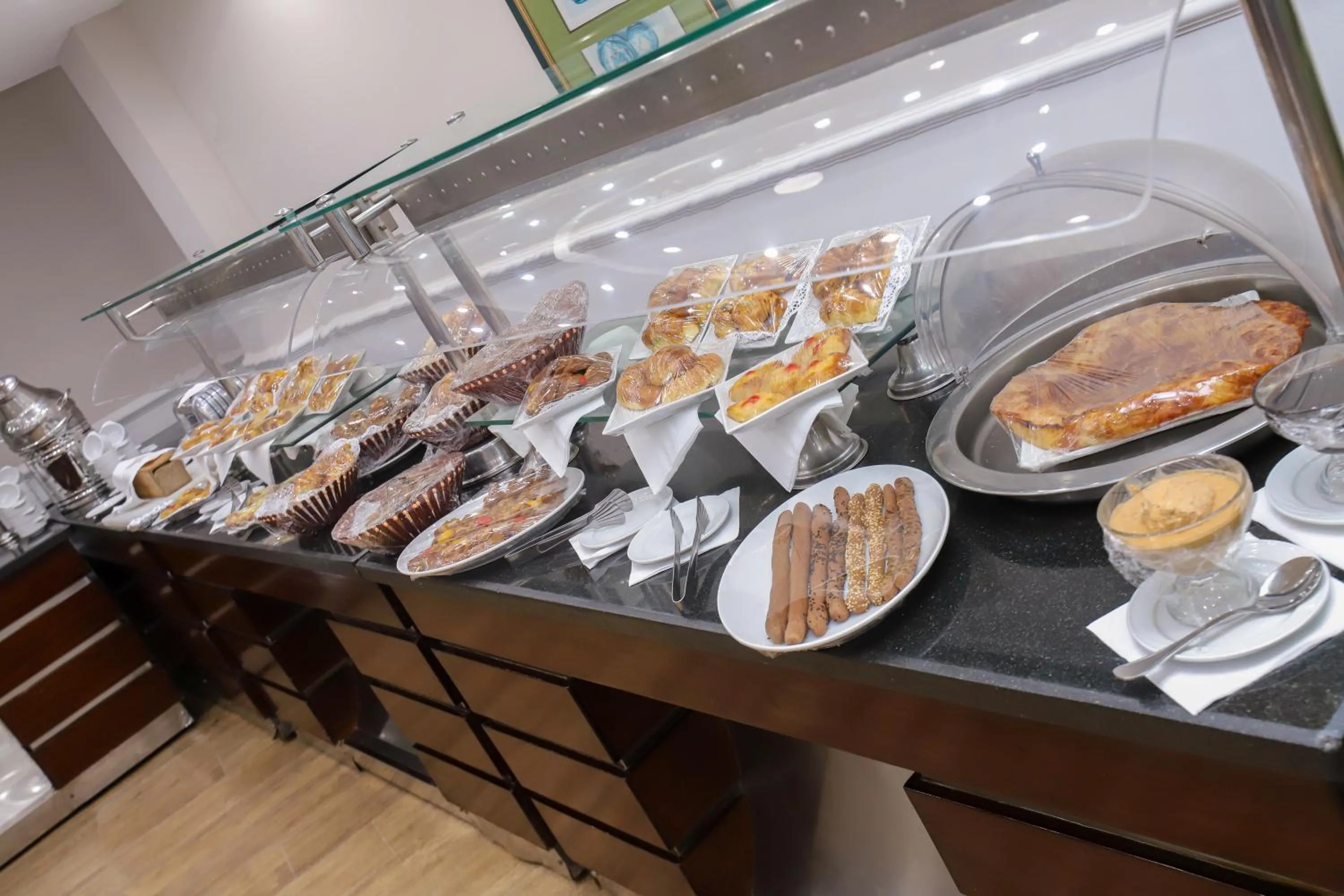 Buffet breakfast in Gawharet Al Ahram Hotel