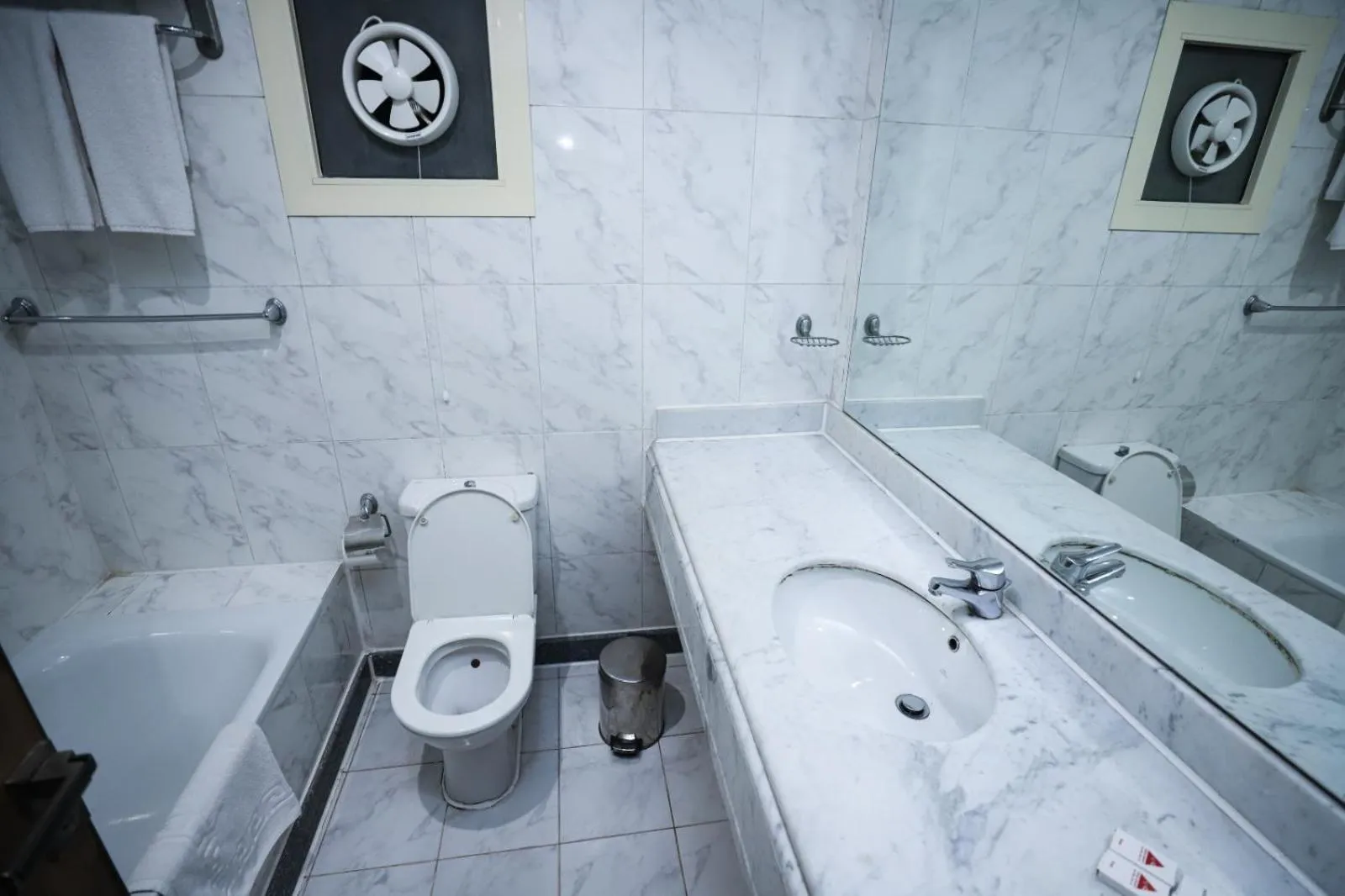 Bathroom in Gawharet Al Ahram Hotel