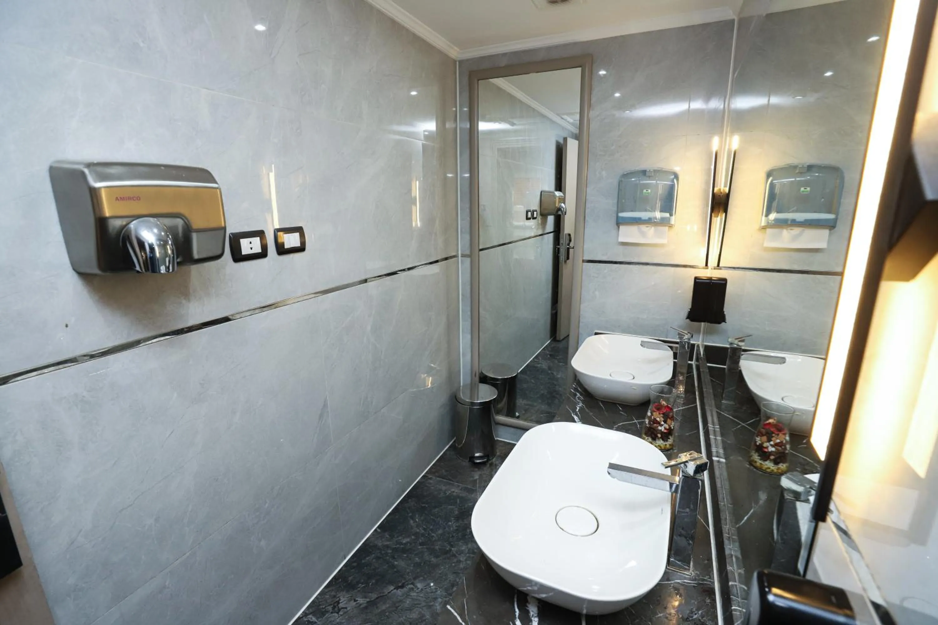 Toilet in Gawharet Al Ahram Hotel