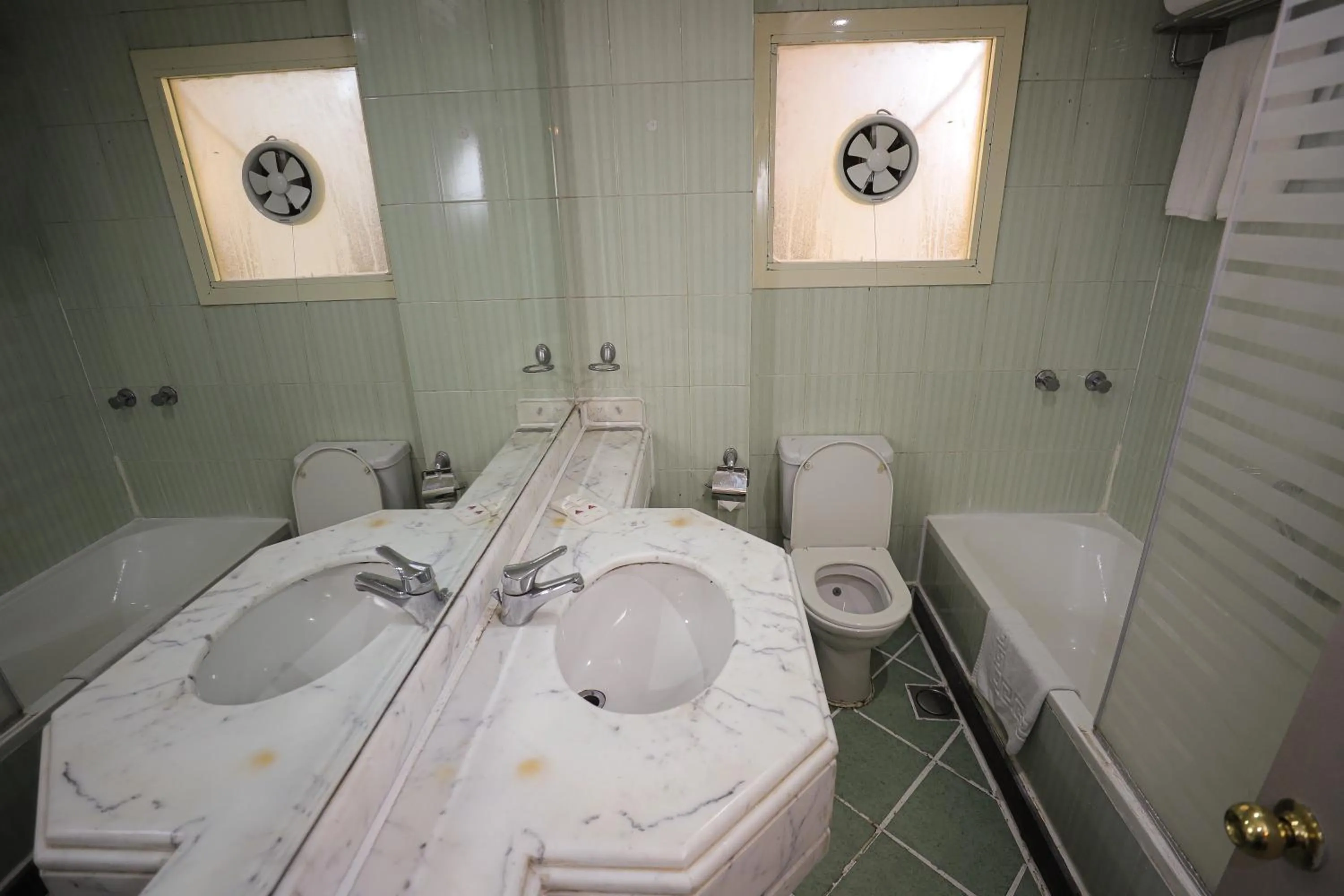 Bathroom in Gawharet Al Ahram Hotel