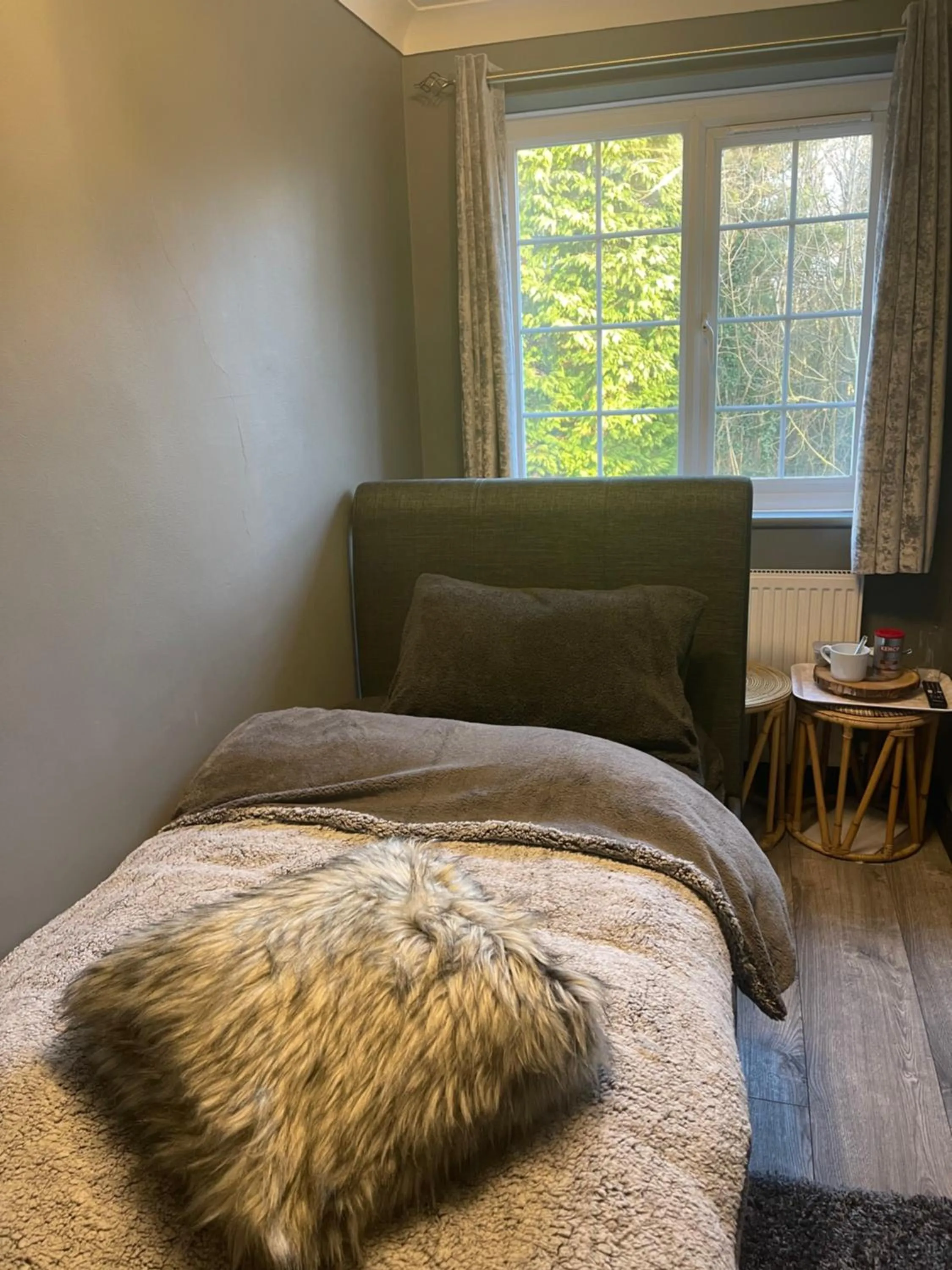 Bedroom in Da Vinci Guest House & Guest Parking, A Real Gem