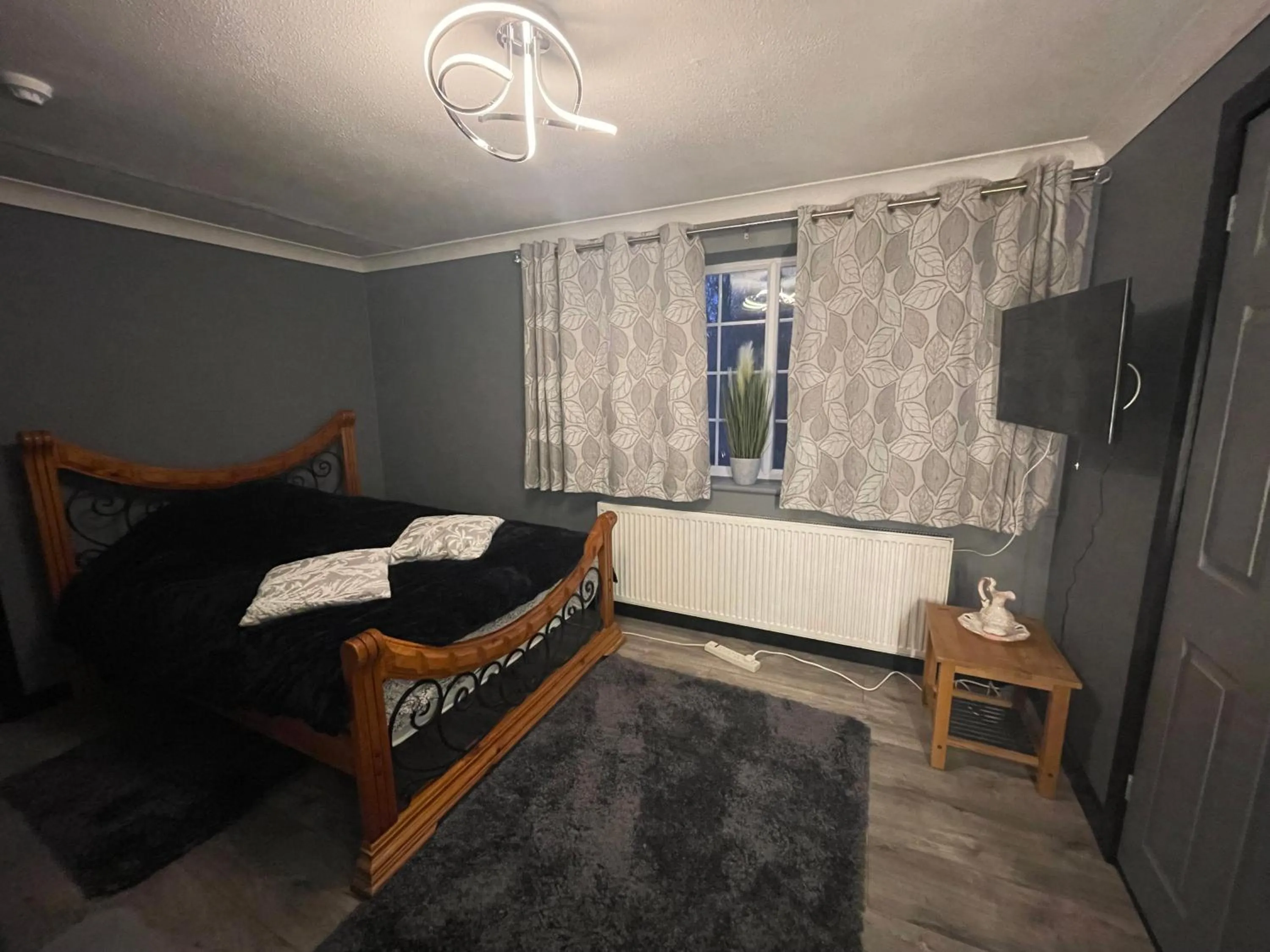 Bed in Da Vinci Guest House & Guest Parking, A Real Gem