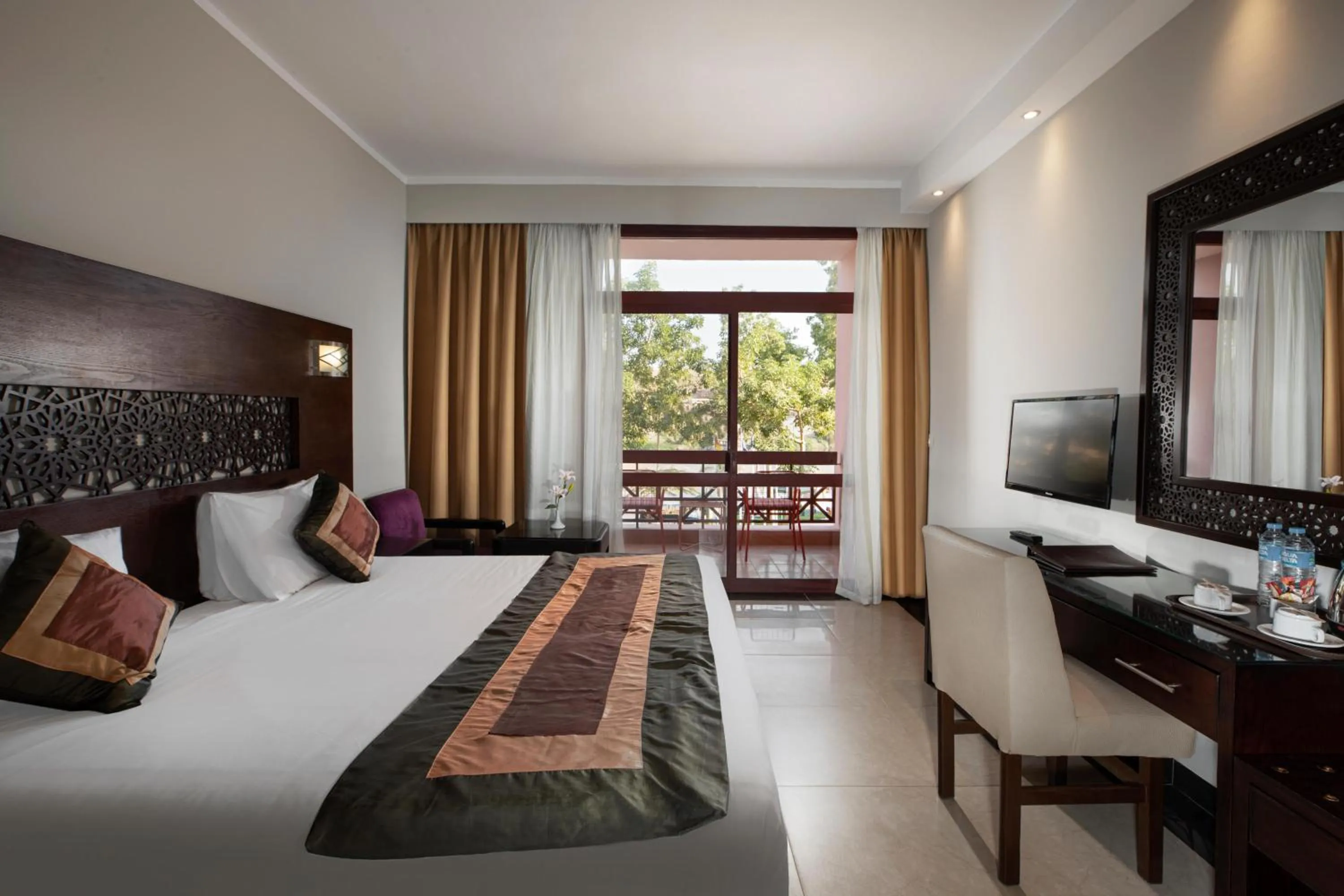 Photo of the whole room, Bed in Pyramisa Island Hotel Aswan