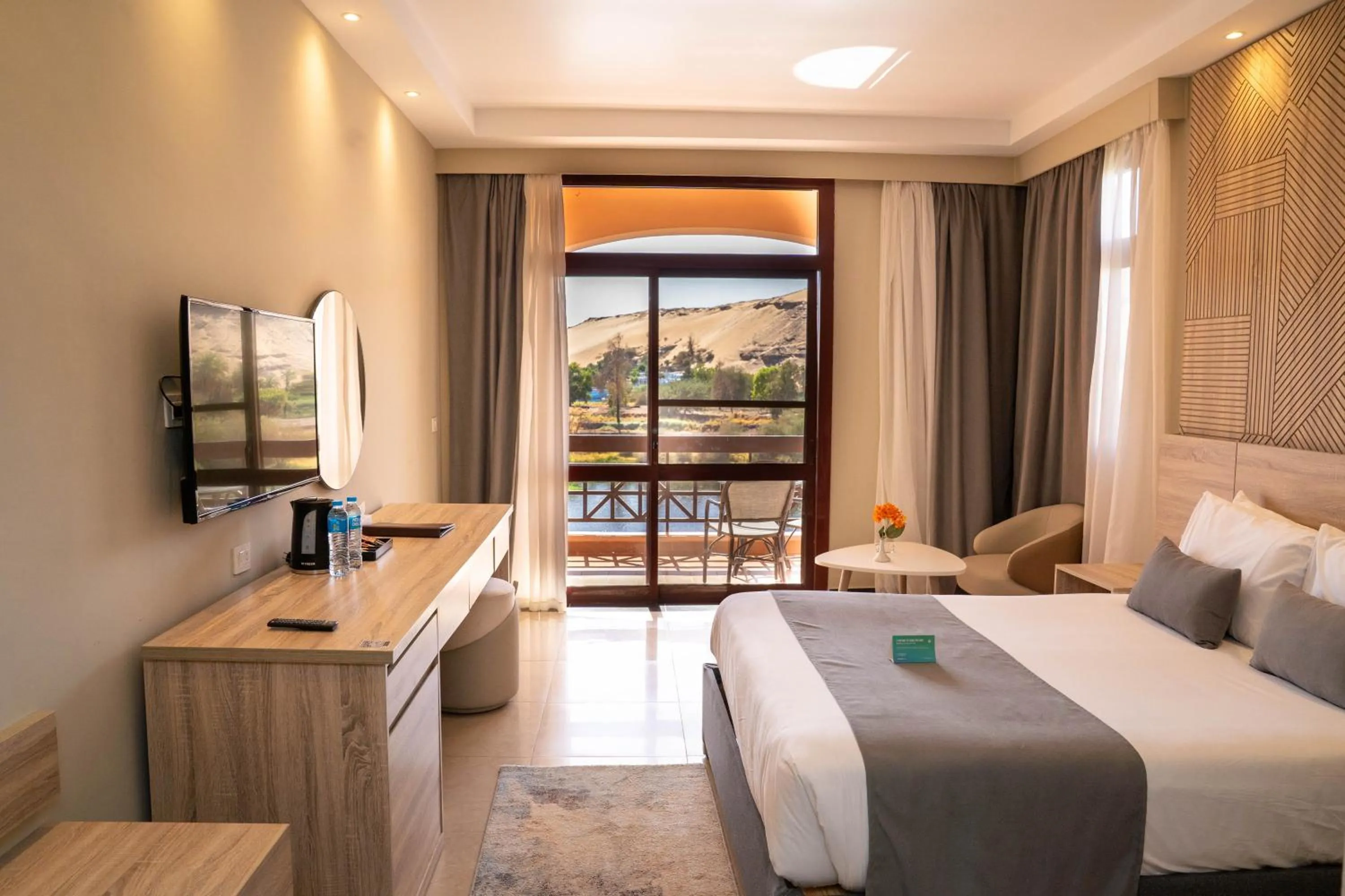 Bedroom, Bed in Pyramisa Island Hotel Aswan