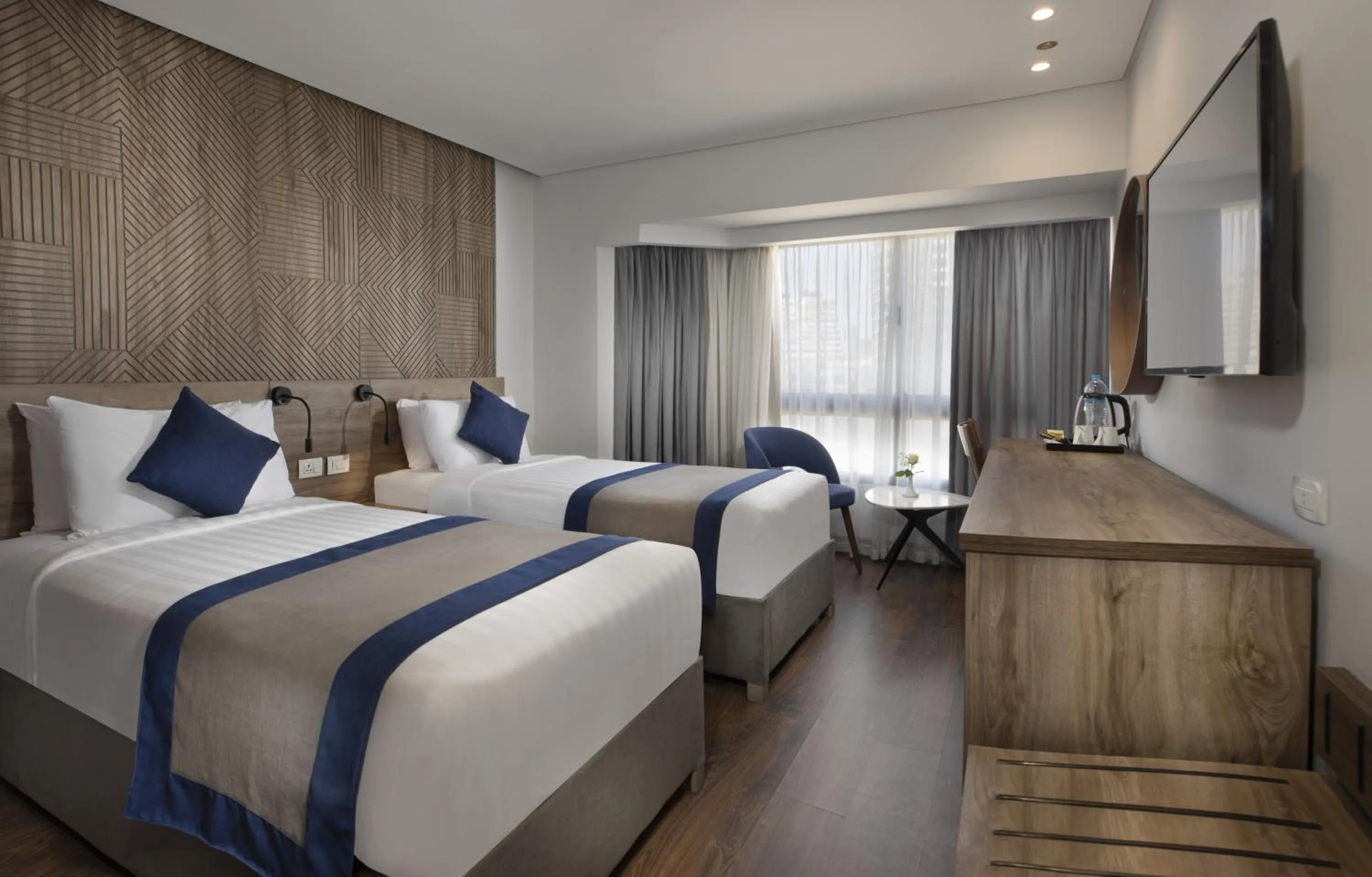 Bedroom, Bed in Pyramisa Suites Hotel Cairo