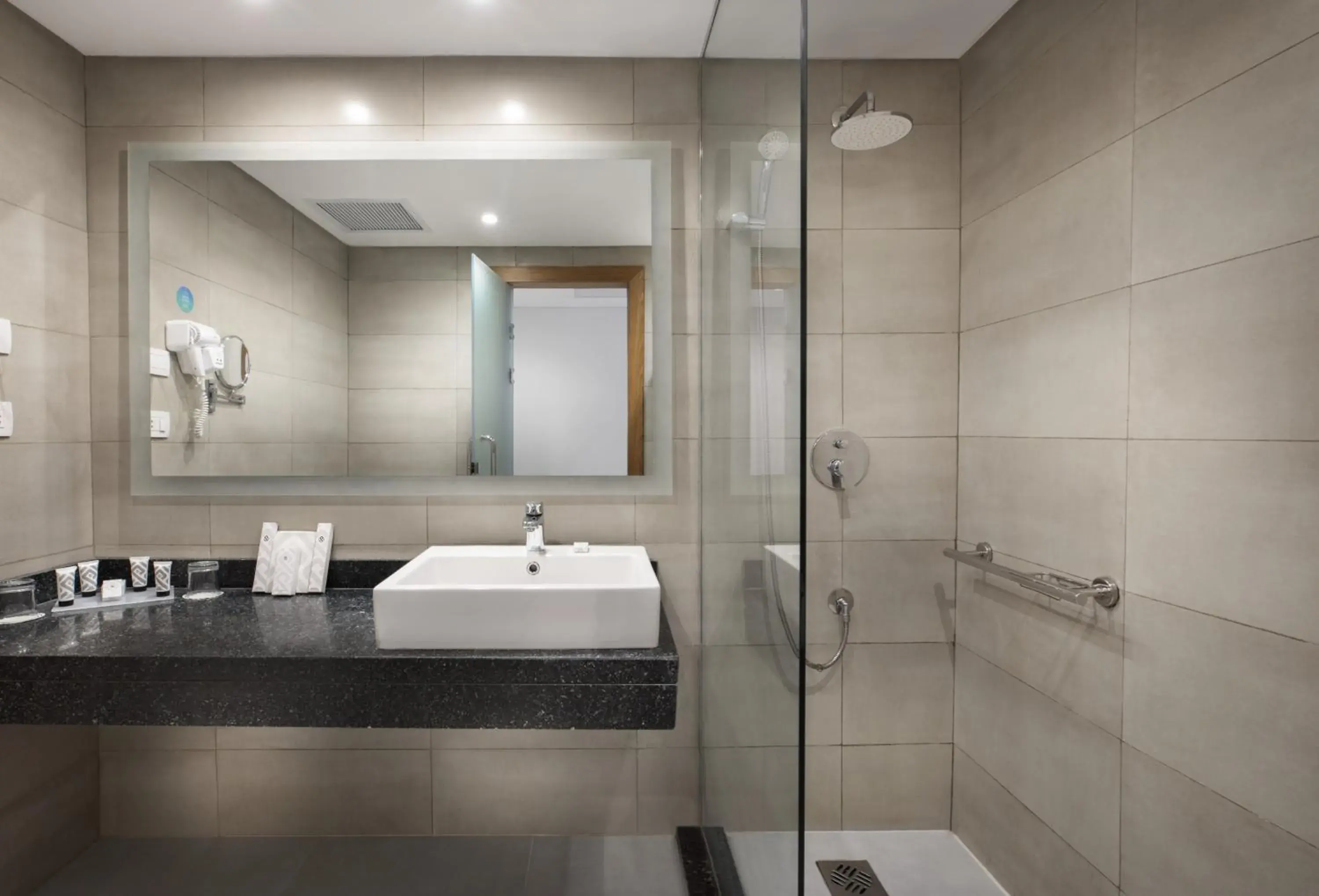 Bathroom in Pyramisa Suites Hotel Cairo Bathroom in Pyramisa Suites Hotel Cairo