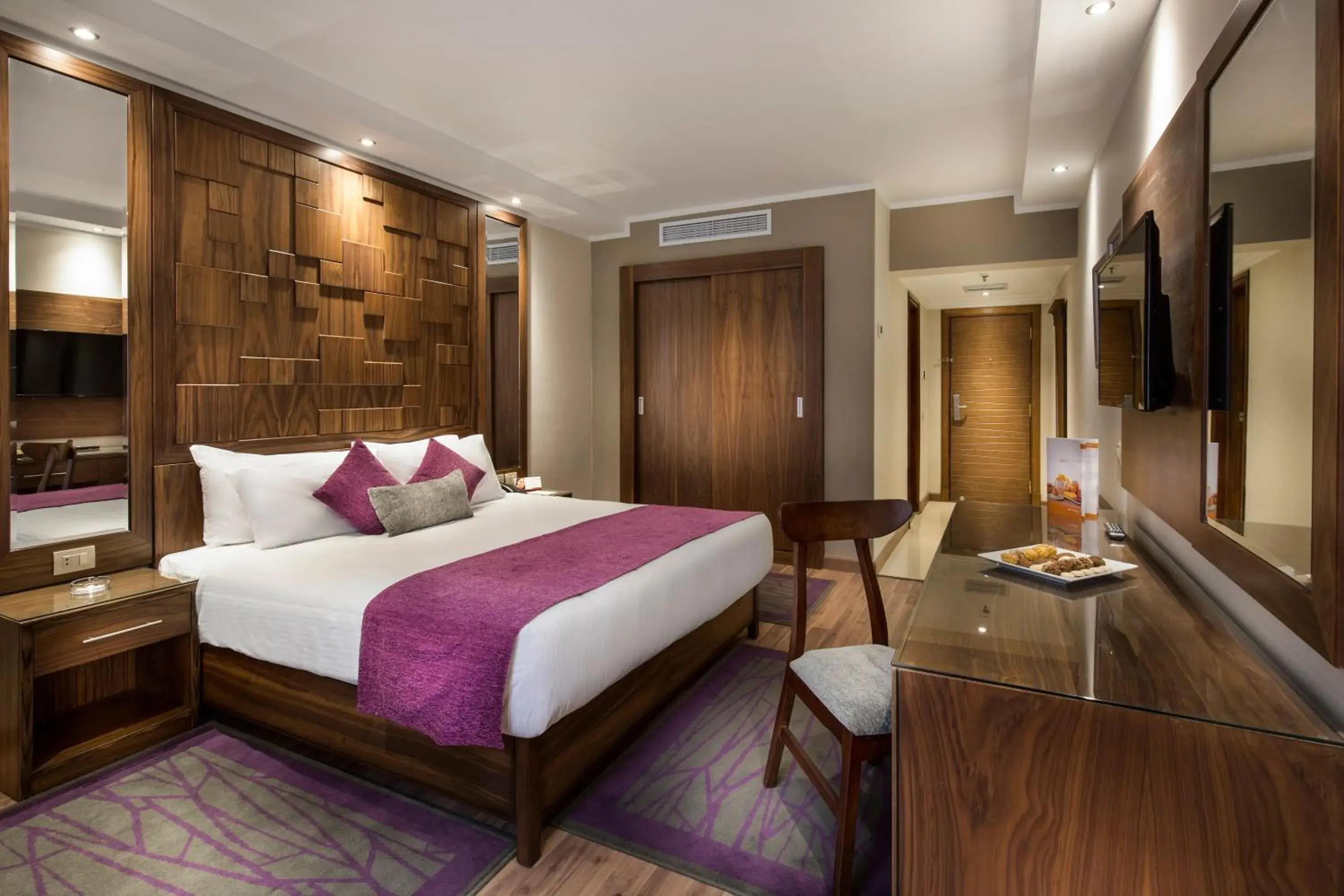 Photo of the whole room, Bed in Pyramisa Suites Hotel Cairo Photo of the whole room, Bed in Pyramisa Suites Hotel Cairo