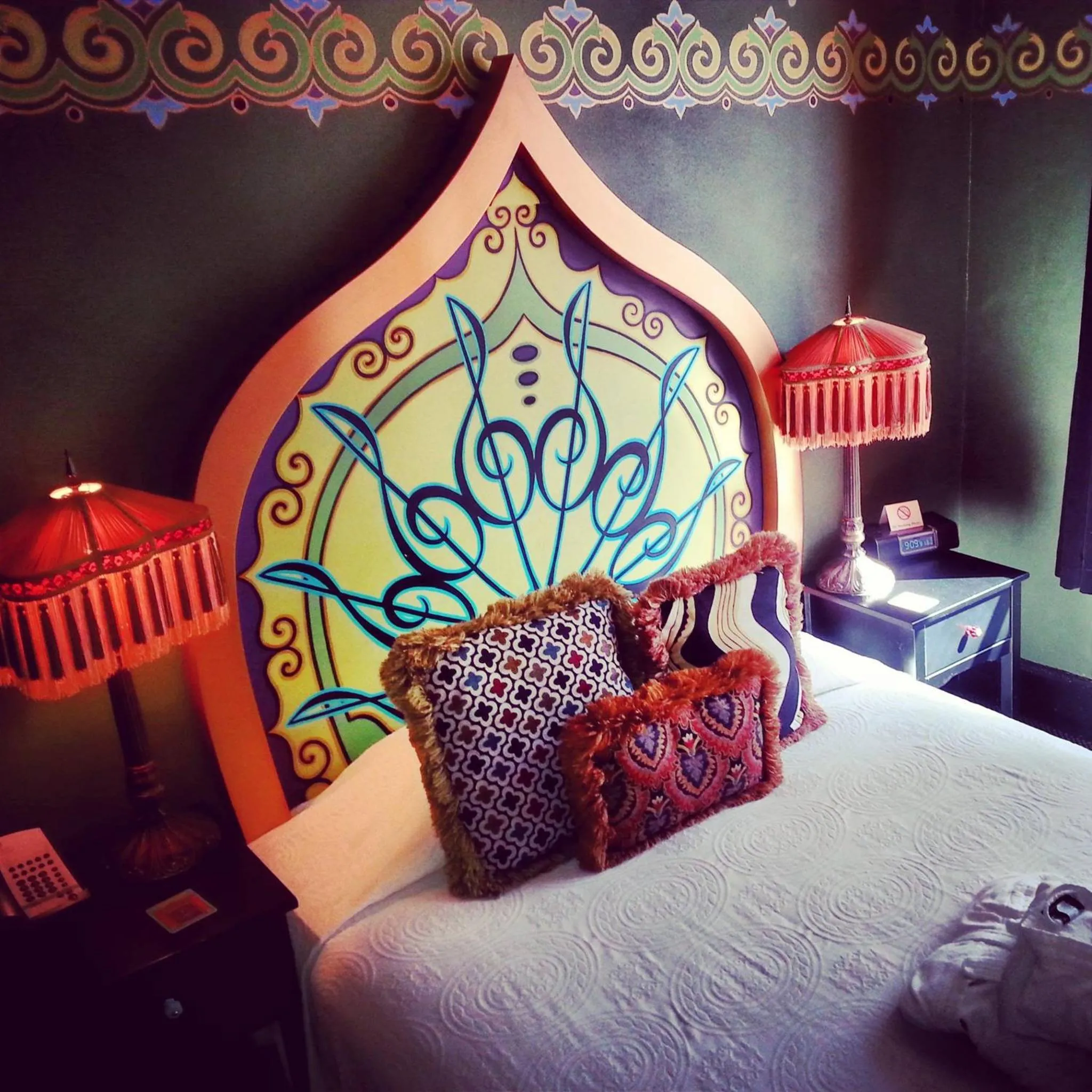 Bedroom, Bed in McMenamins Crystal Hotel