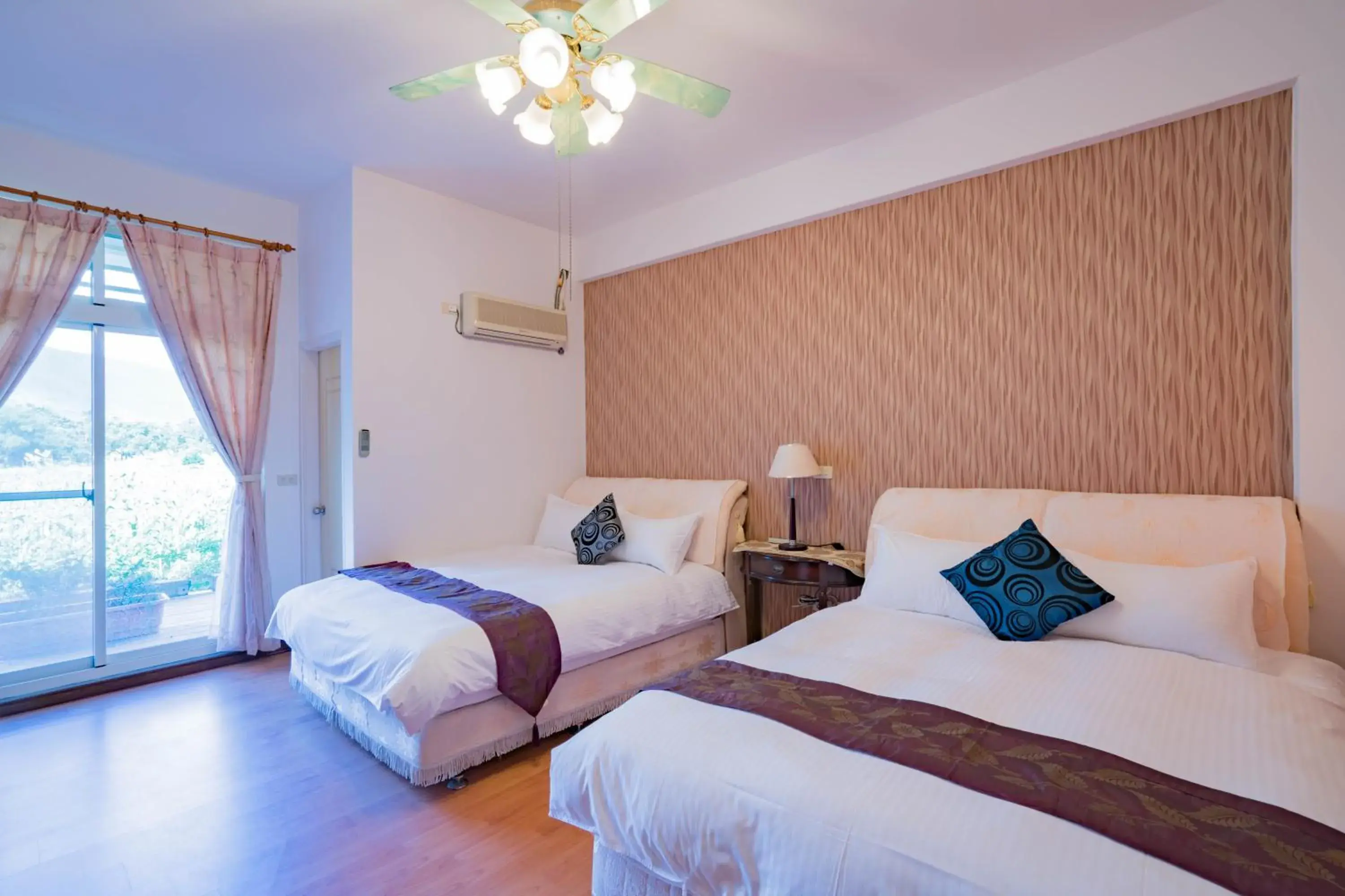 Quadruple Room with Mountain View in Hualien Travel Quadruple Room with Mountain View in Hualien Travel