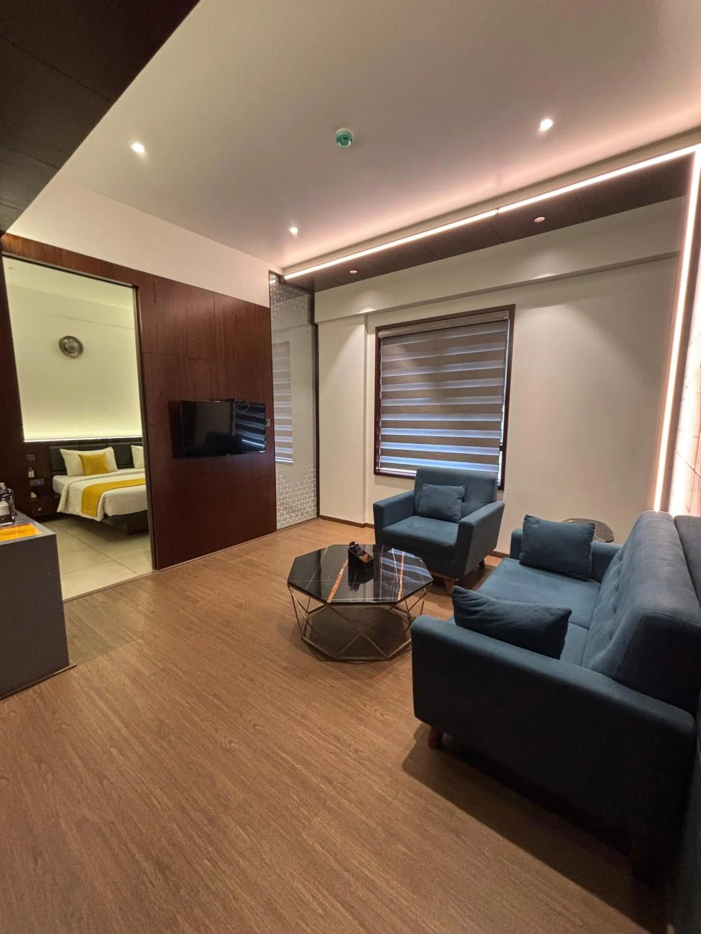 SRS Suites