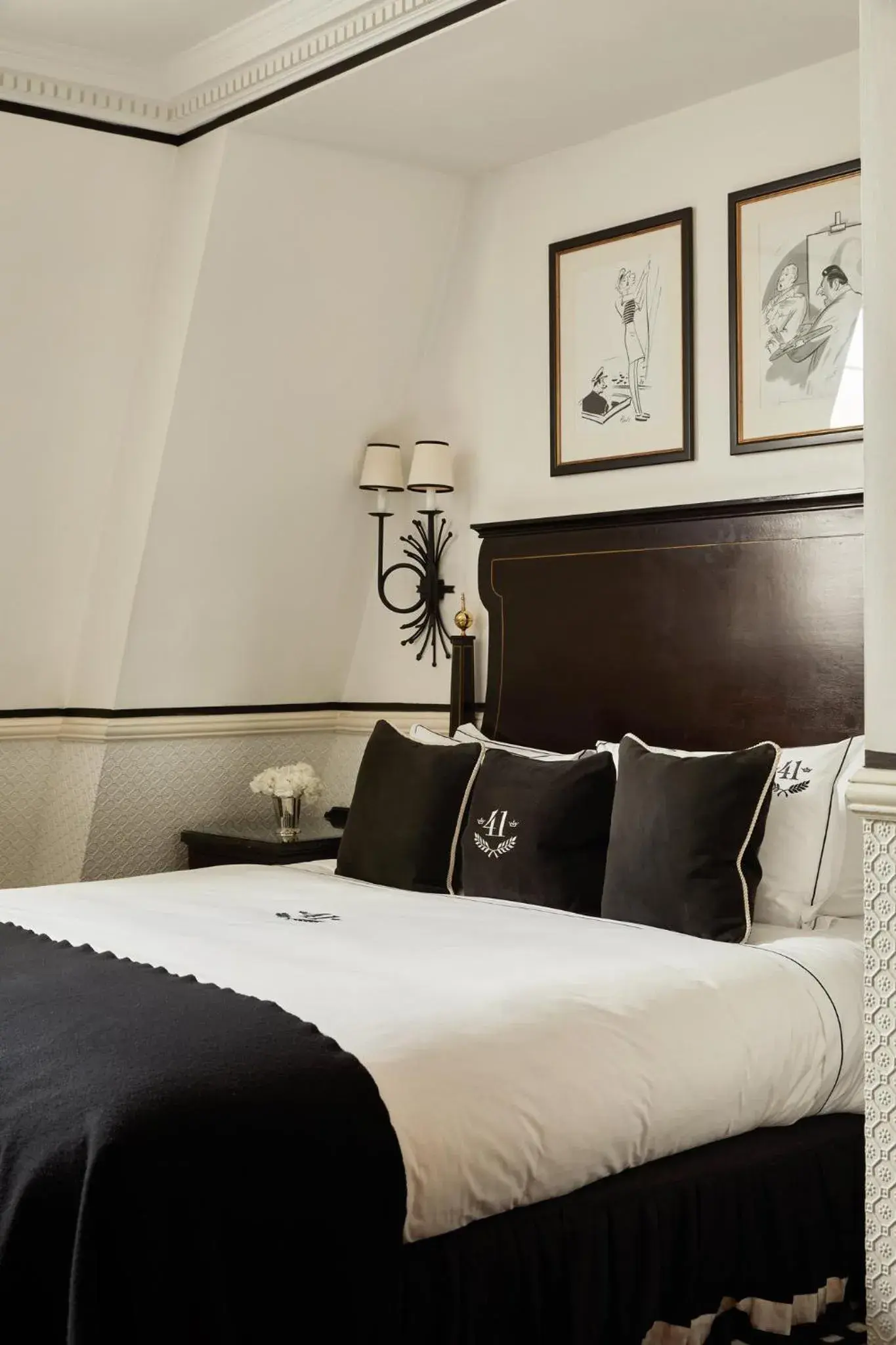 Photo of the whole room, Bed in 41 Photo of the whole room, Bed in 41