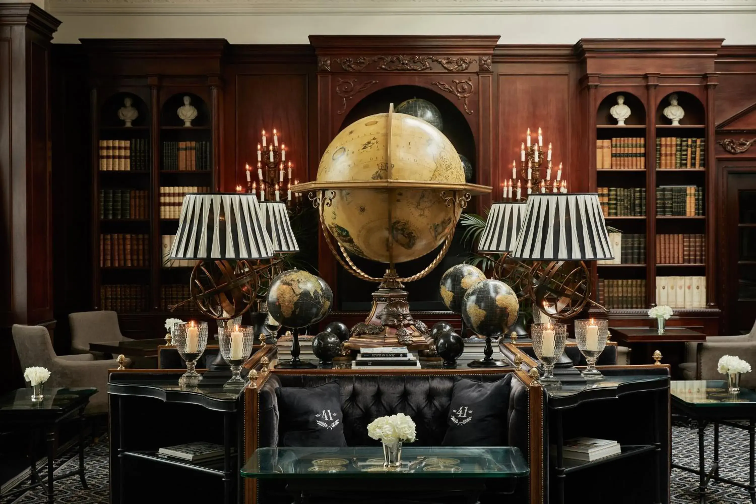 Lobby or reception in 41 Lobby or reception in 41