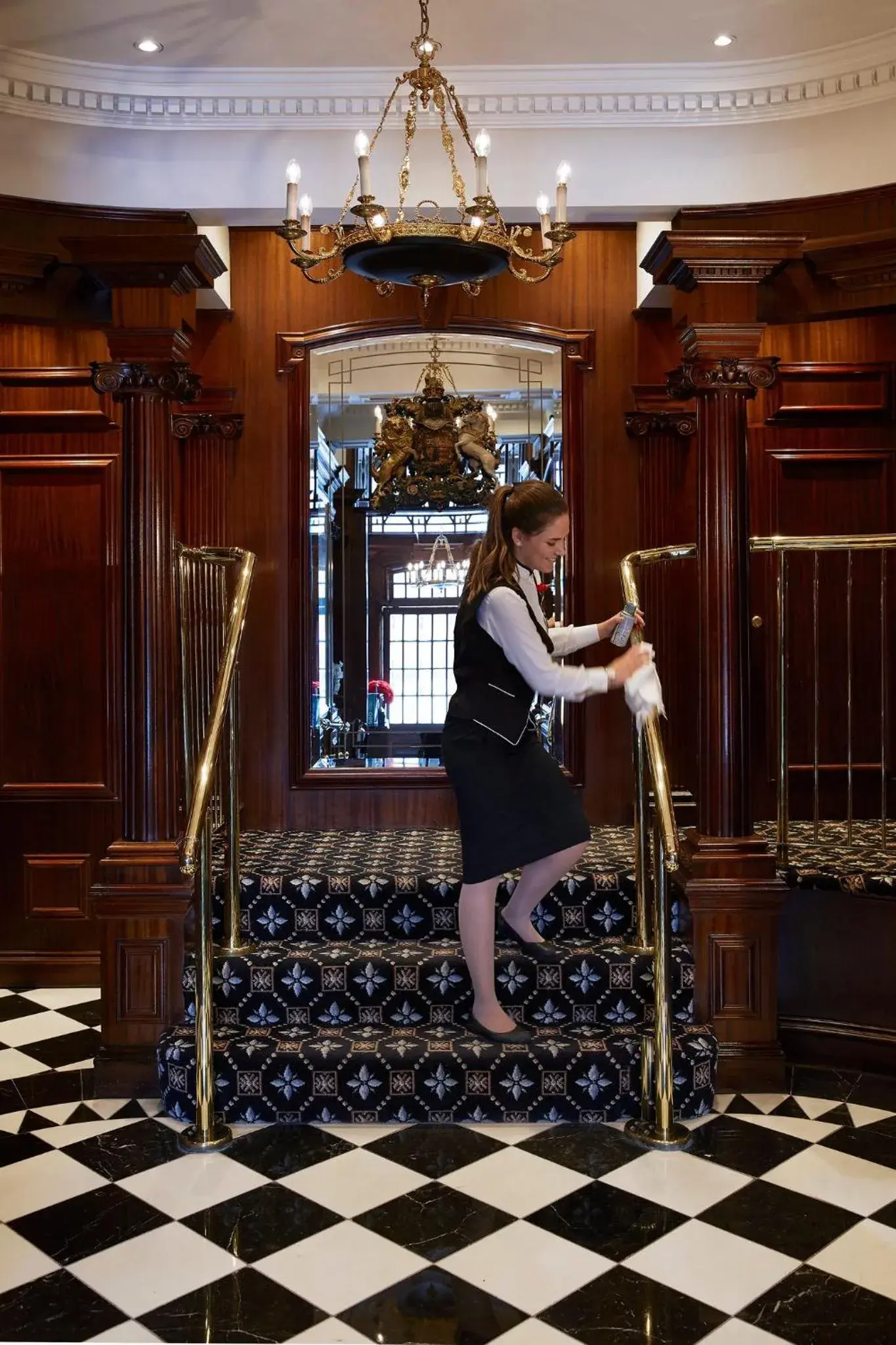 Facade/entrance in 41 Facade/entrance in 41