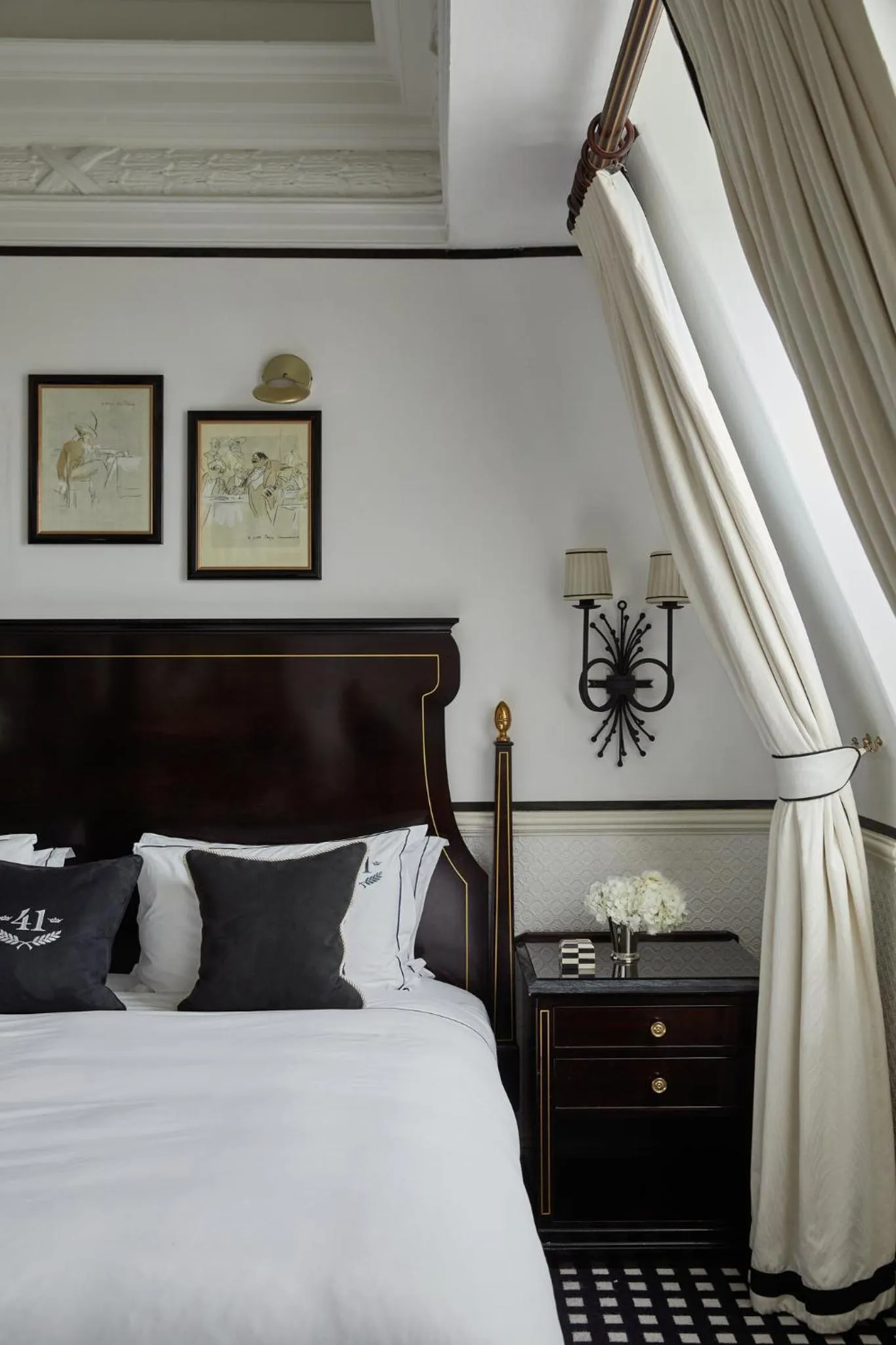 Photo of the whole room, Bed in 41