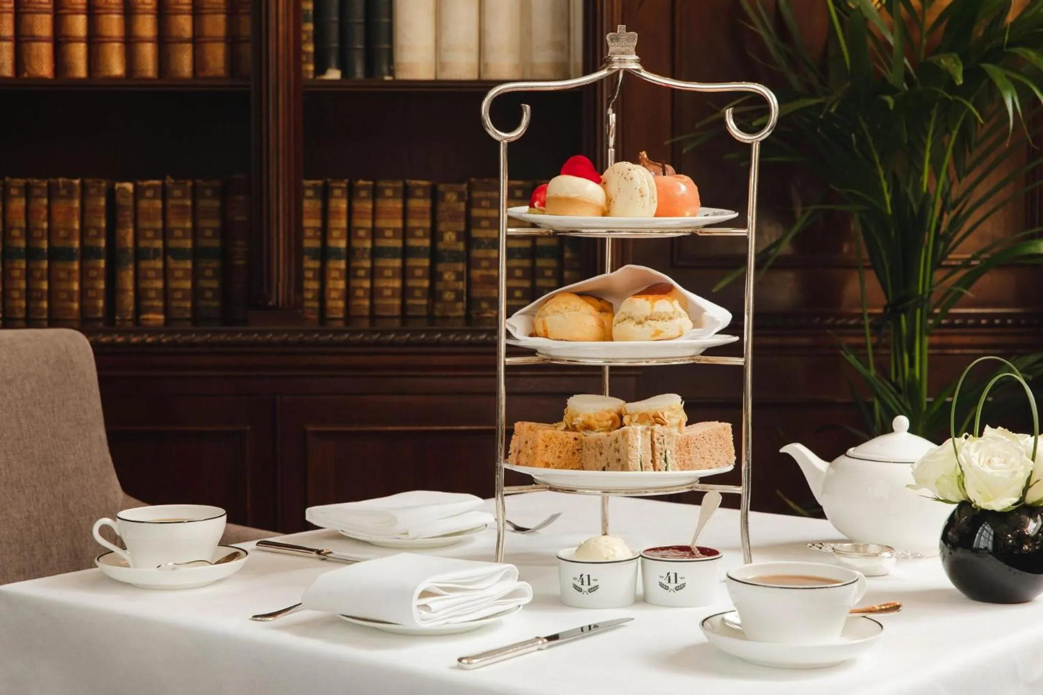 Restaurant/places to eat in 41