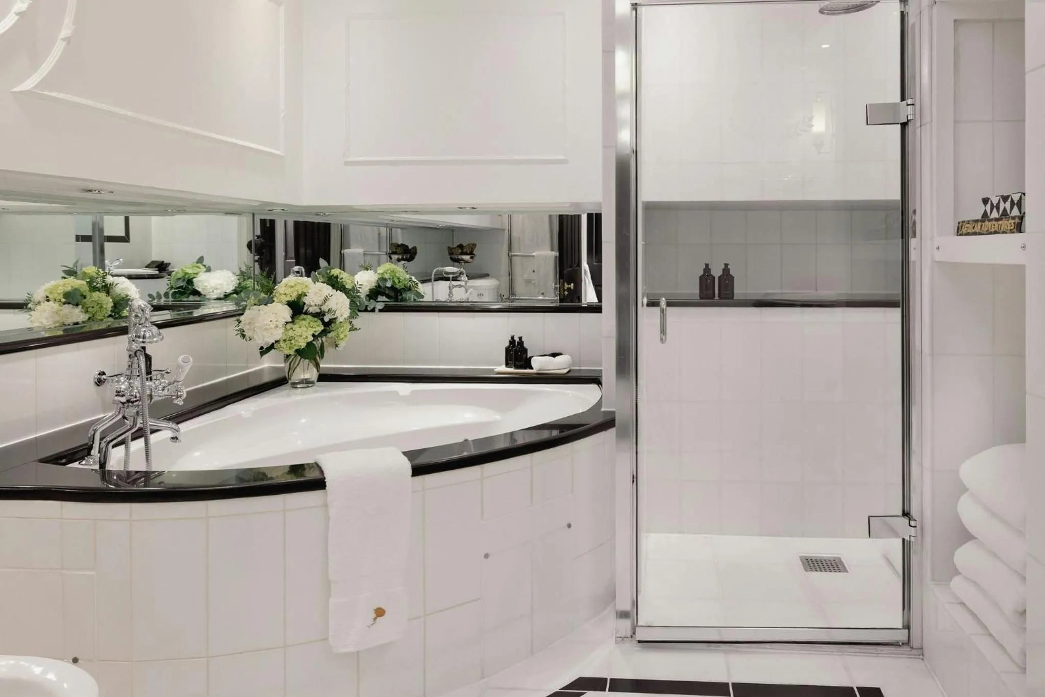 Bathroom in 41