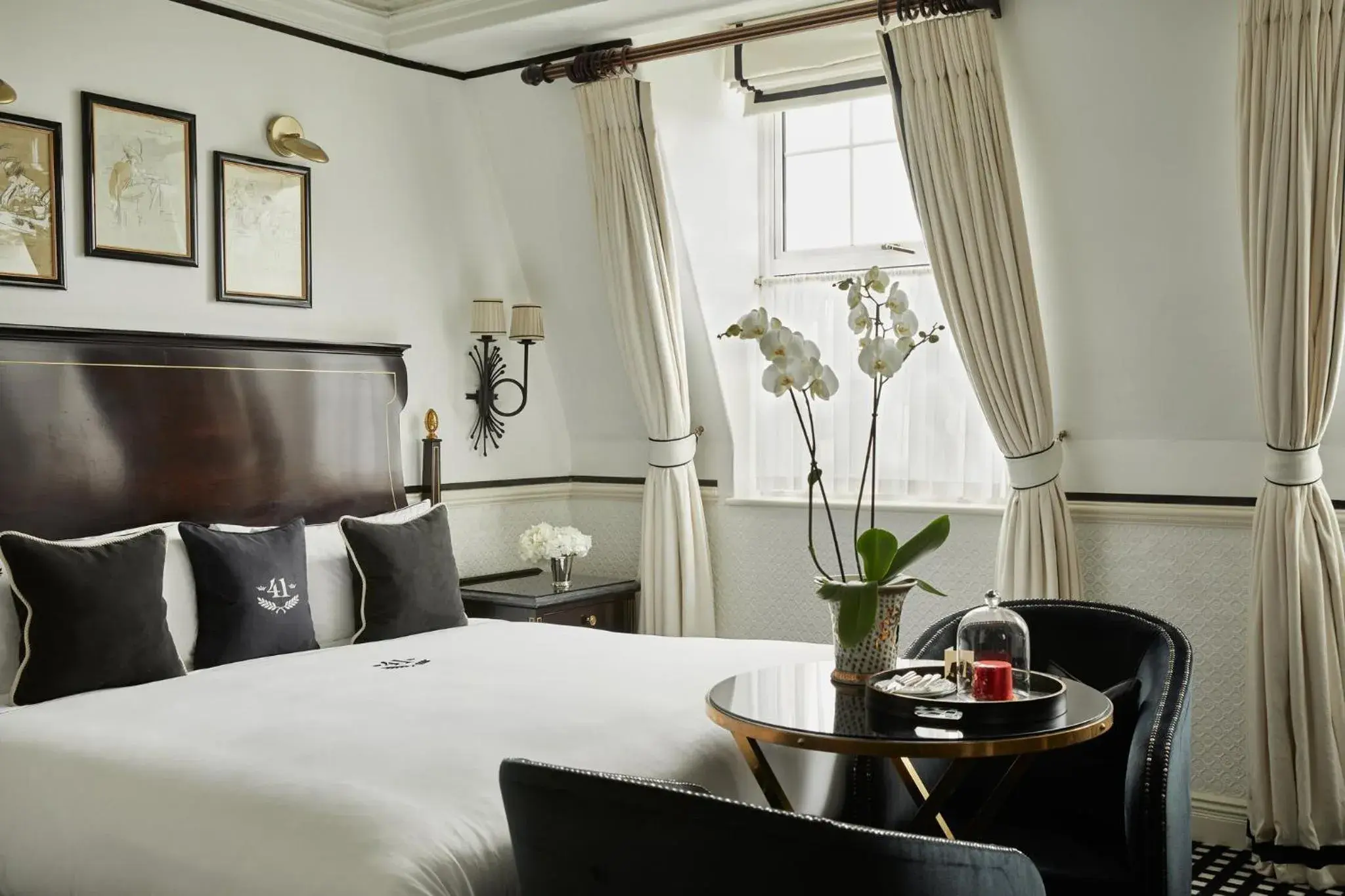 Photo of the whole room, Bed in 41 Photo of the whole room, Bed in 41