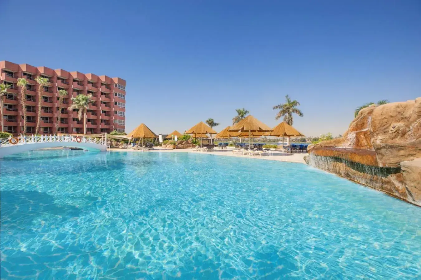 Swimming pool in Pyramisa Hotel Luxor Swimming pool in Pyramisa Hotel Luxor