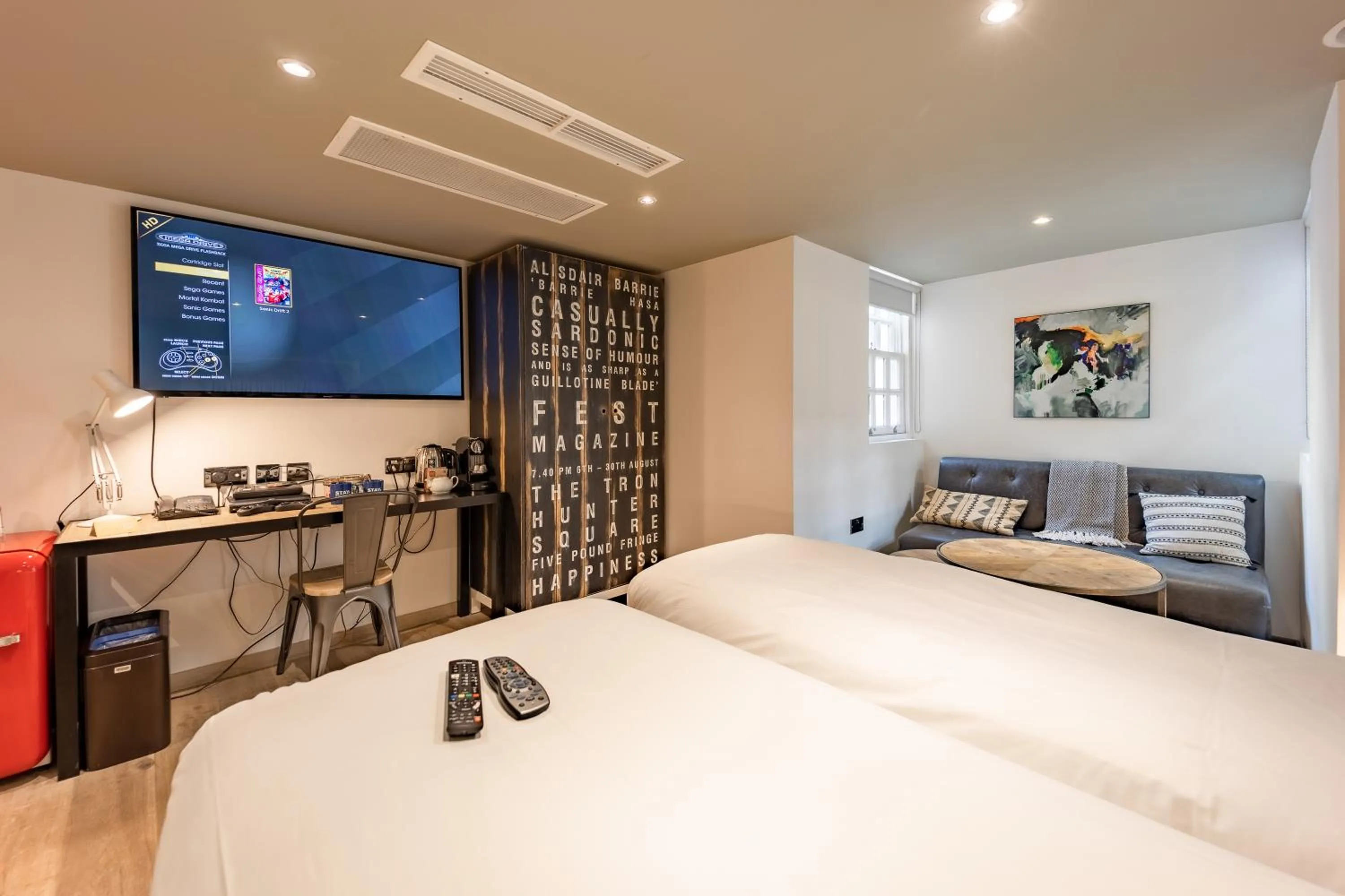 TV and multimedia, Bed in Stay Central Hotel